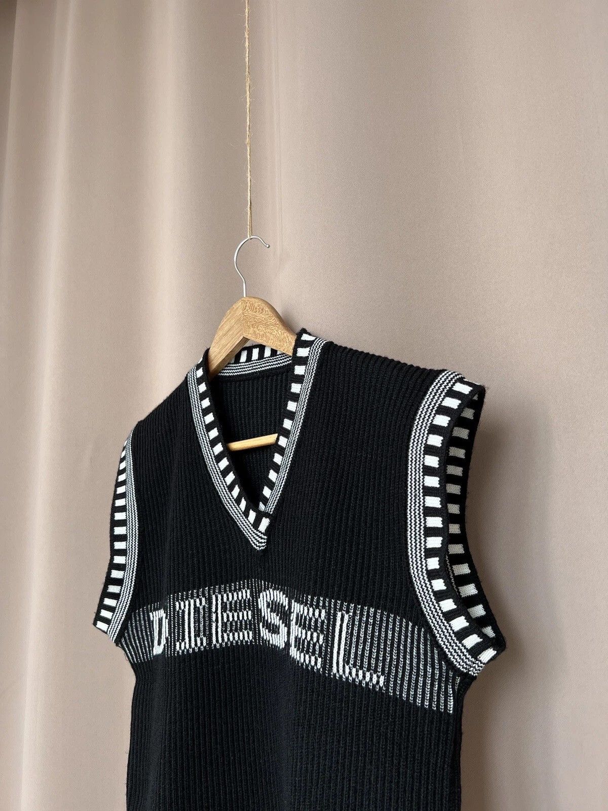Diesel Diesel Knit Womens Vest Size S/M Big Logo Sleeveless Size S / US 4 / IT 40 - 4 Thumbnail