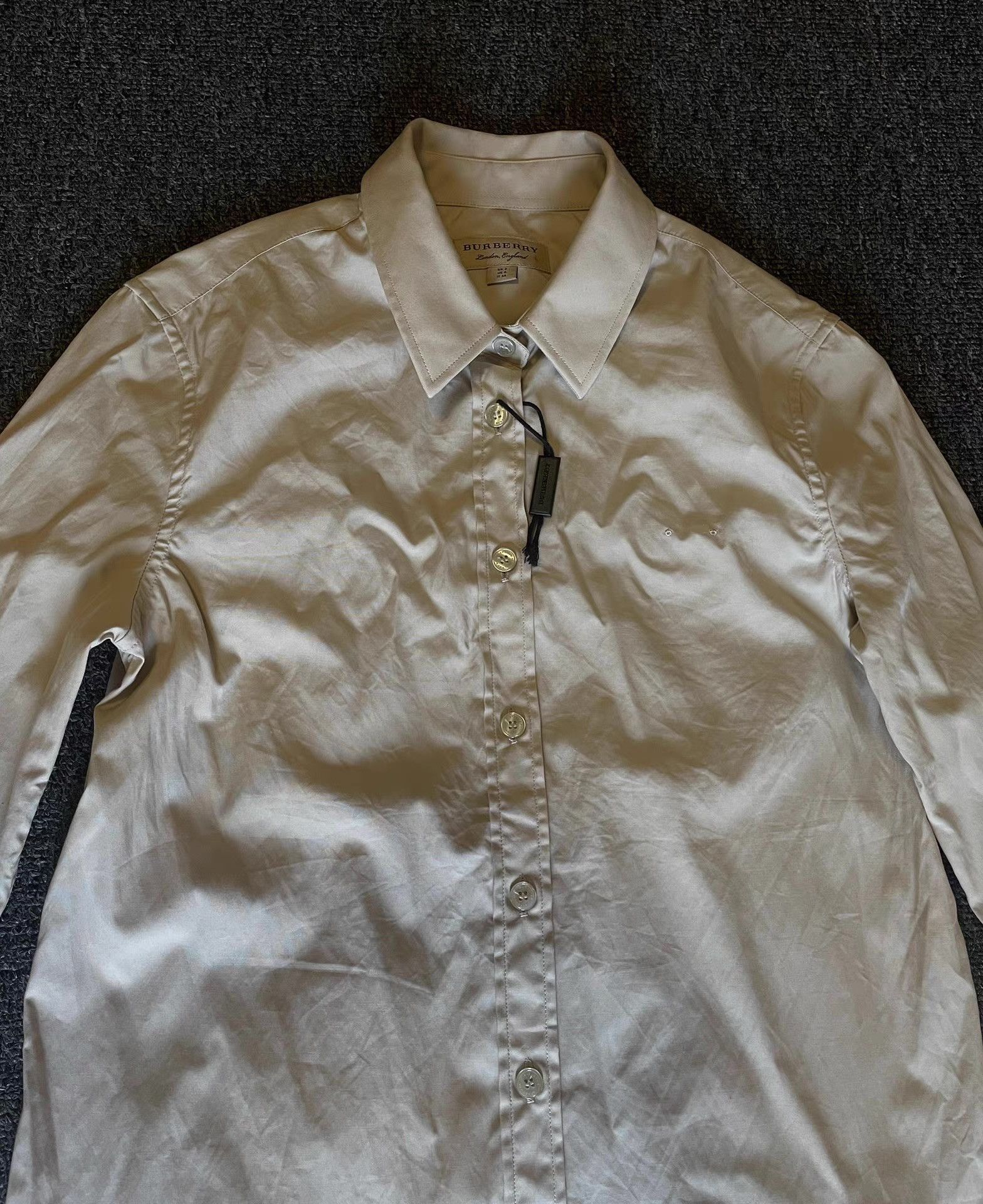 Burberry Burberry women's khaki shirt. Q4 Size S / US 4 / IT 40 - 2 Thumbnail