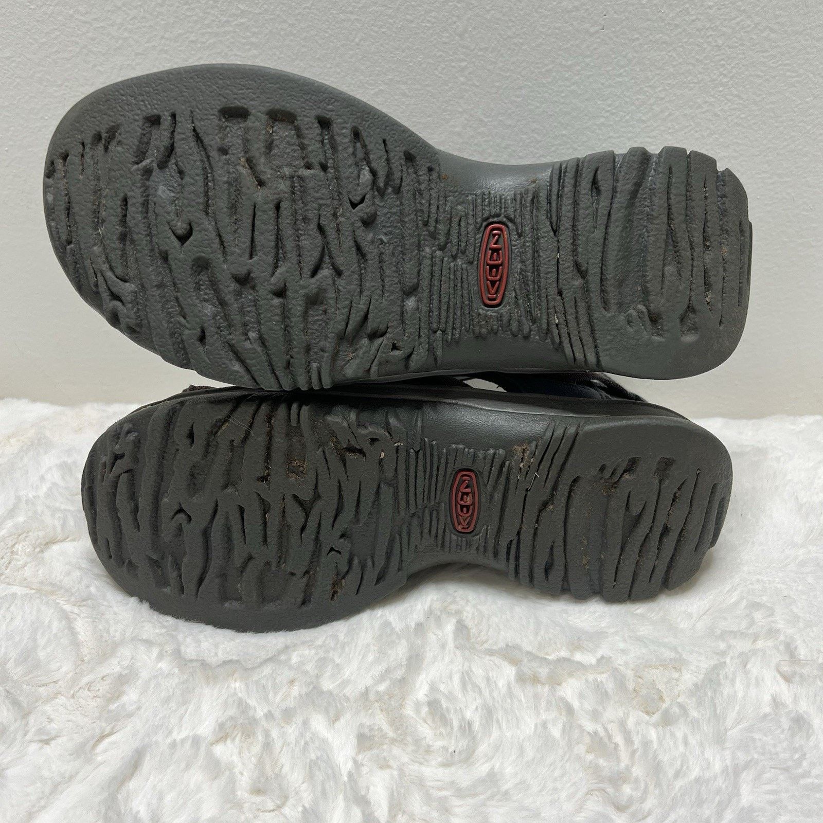 KEEN Keen WomensWhisper Black Neutral Gray Hiking Shoes 6.5 Women Size US 6.5 / IT 36.5 - 7 Thumbnail