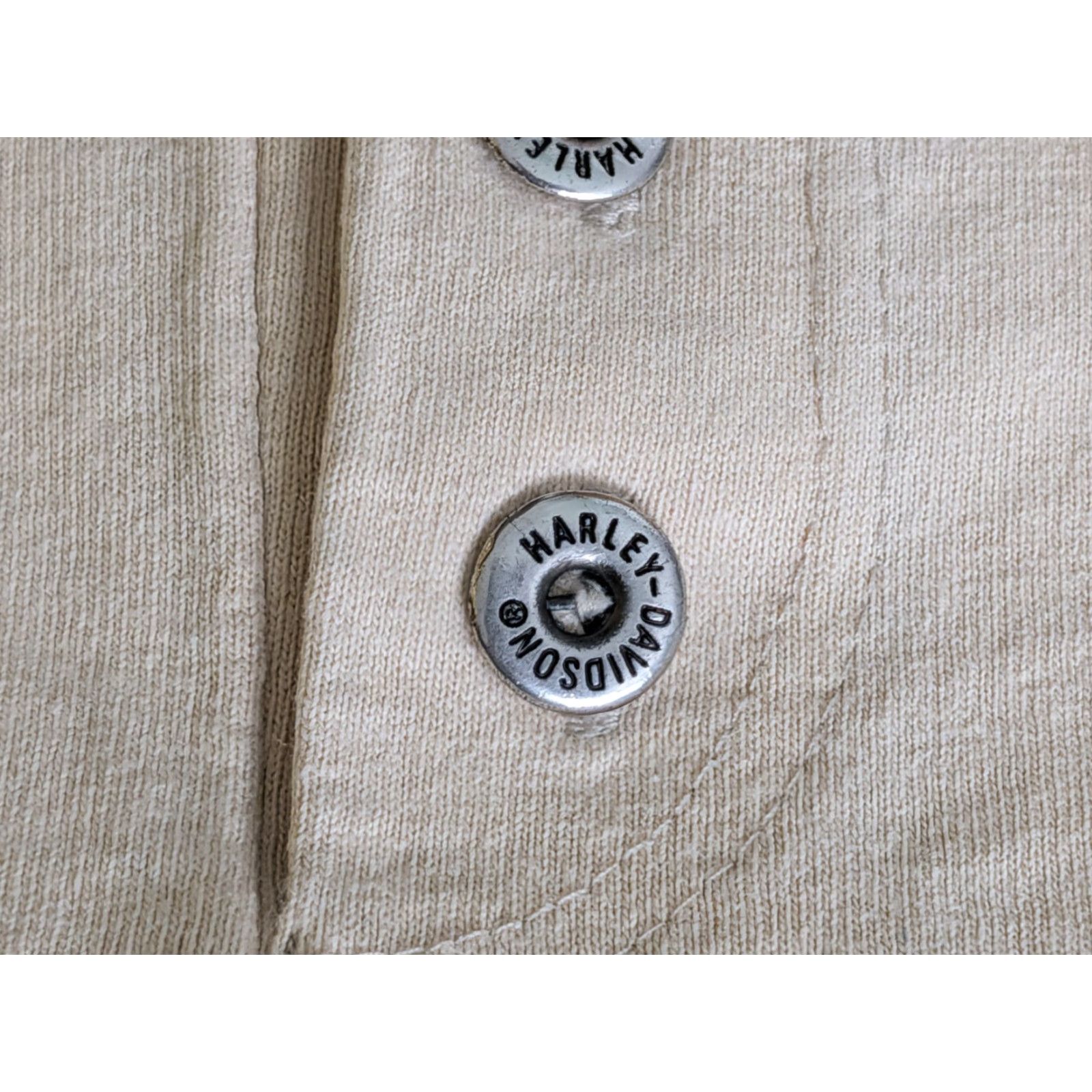 Harley Davidson VINTAGE Harley-Davidson Henley Tee Shirt S/M Beige VGUC Biker Shirt Adult Mens Size S/M Cotton Tee Shirt Logo Button Henley 90s Motorcycle - Mens Size US S / EU 44-46 / 1 - 4 Thumbnail