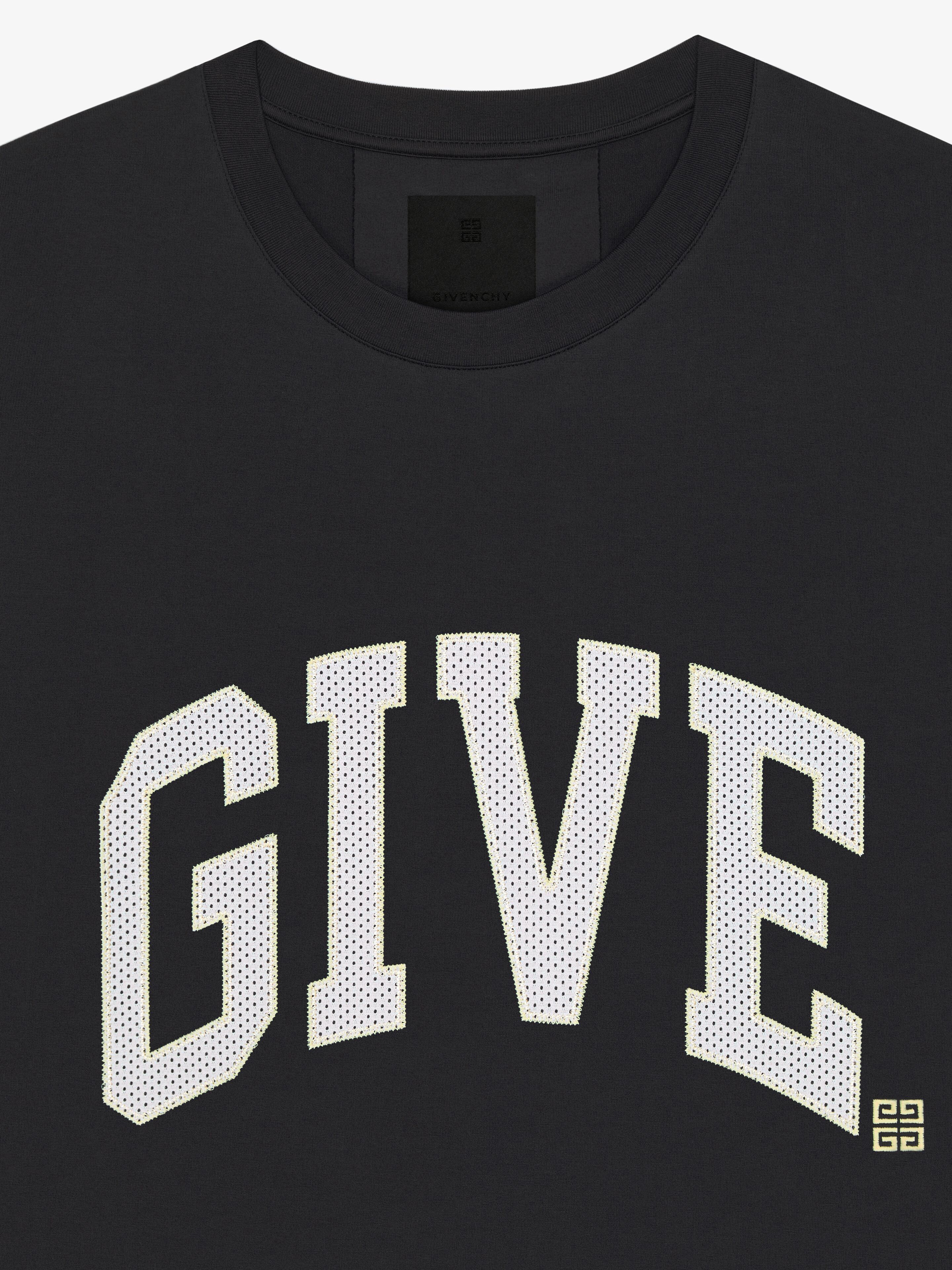 Givenchy o1w1db10325 Classic Fit College Embroidery T-Shirt in Black Size US L / EU 52-54 / 3 - 2 Thumbnail
