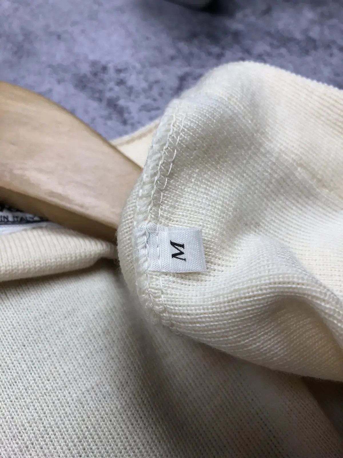Salvatore Ferragamo SALVATORE FERRAGAMO Vintage Knitted Cardigan Beige Luxury Size US M / EU 48-50 / 2 - 10 Thumbnail
