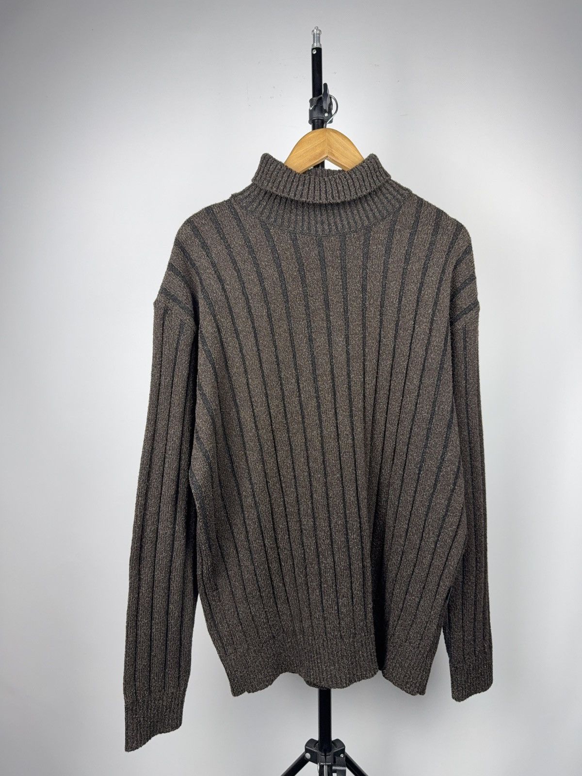Hugo Boss Luxury Retro 00s Hugo Boss Ribbed Knit Sweater Made in Italy Size US L / EU 52-54 / 3 - 1 Thumbnail
