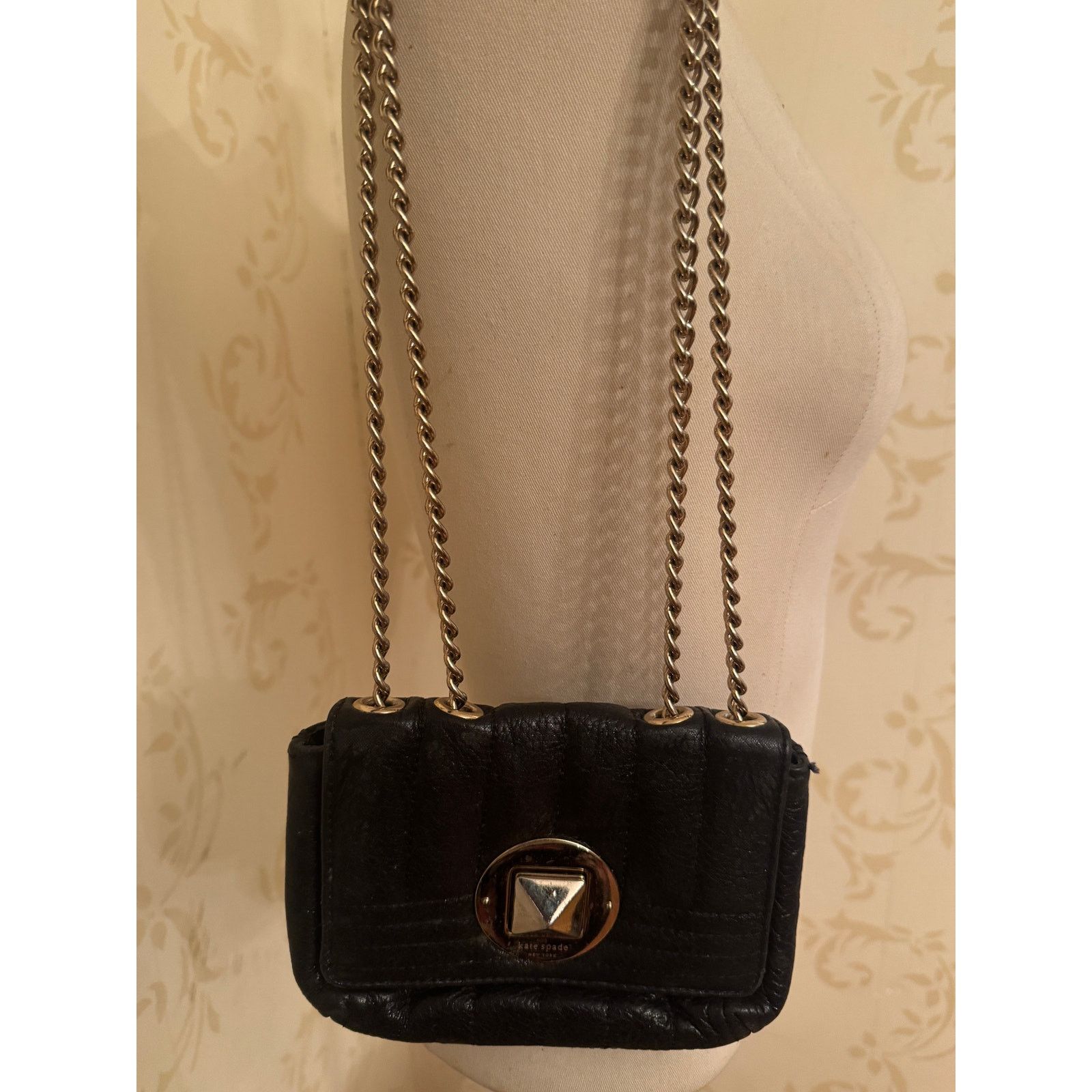 Kate Spade Kate Spade Black Leather Gold Chain Handbag Size ONE SIZE - 1 Thumbnail