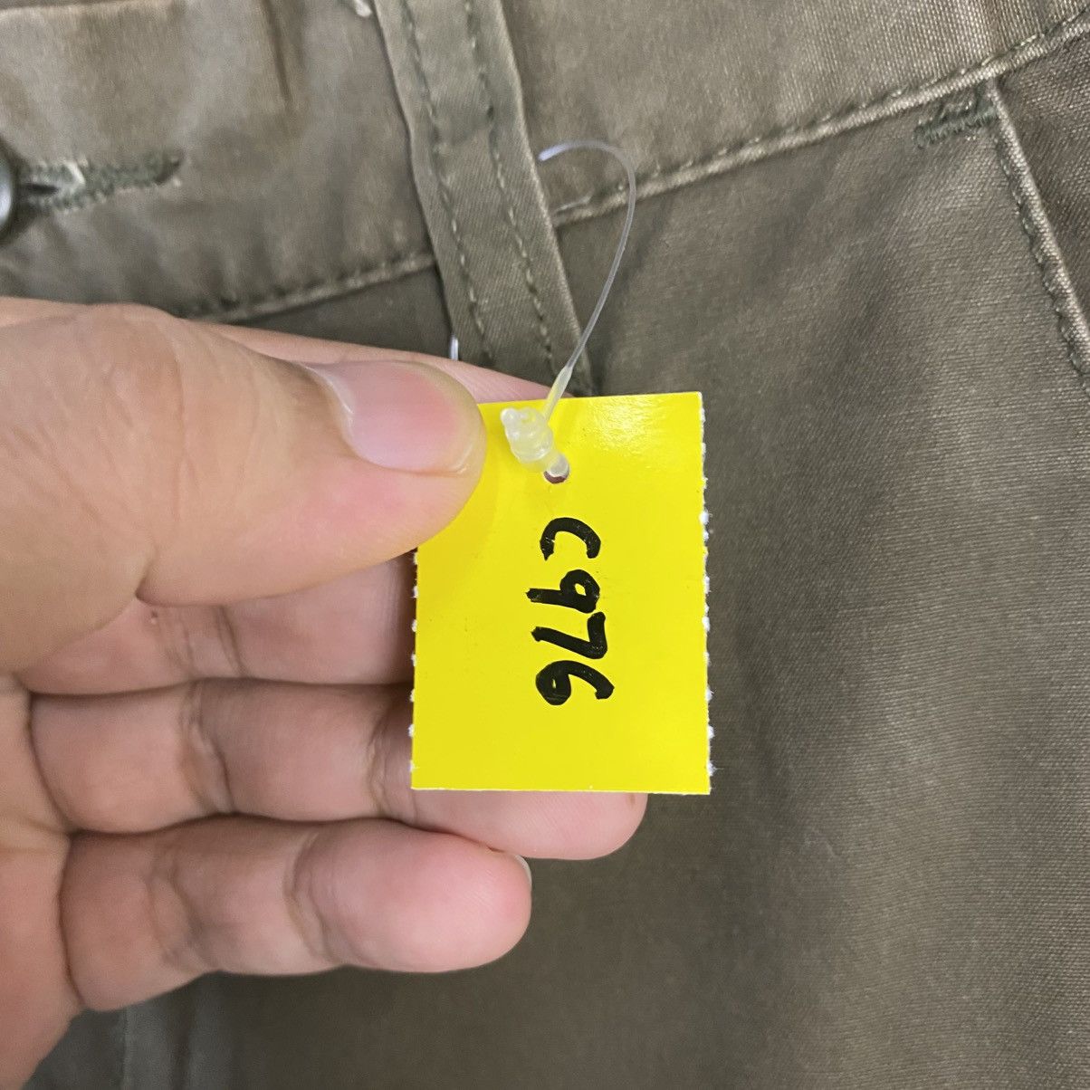 Vintage DL Unique Clothing Warehouse Brown Cargo Pants #C976 Size US 27 - 13 Thumbnail