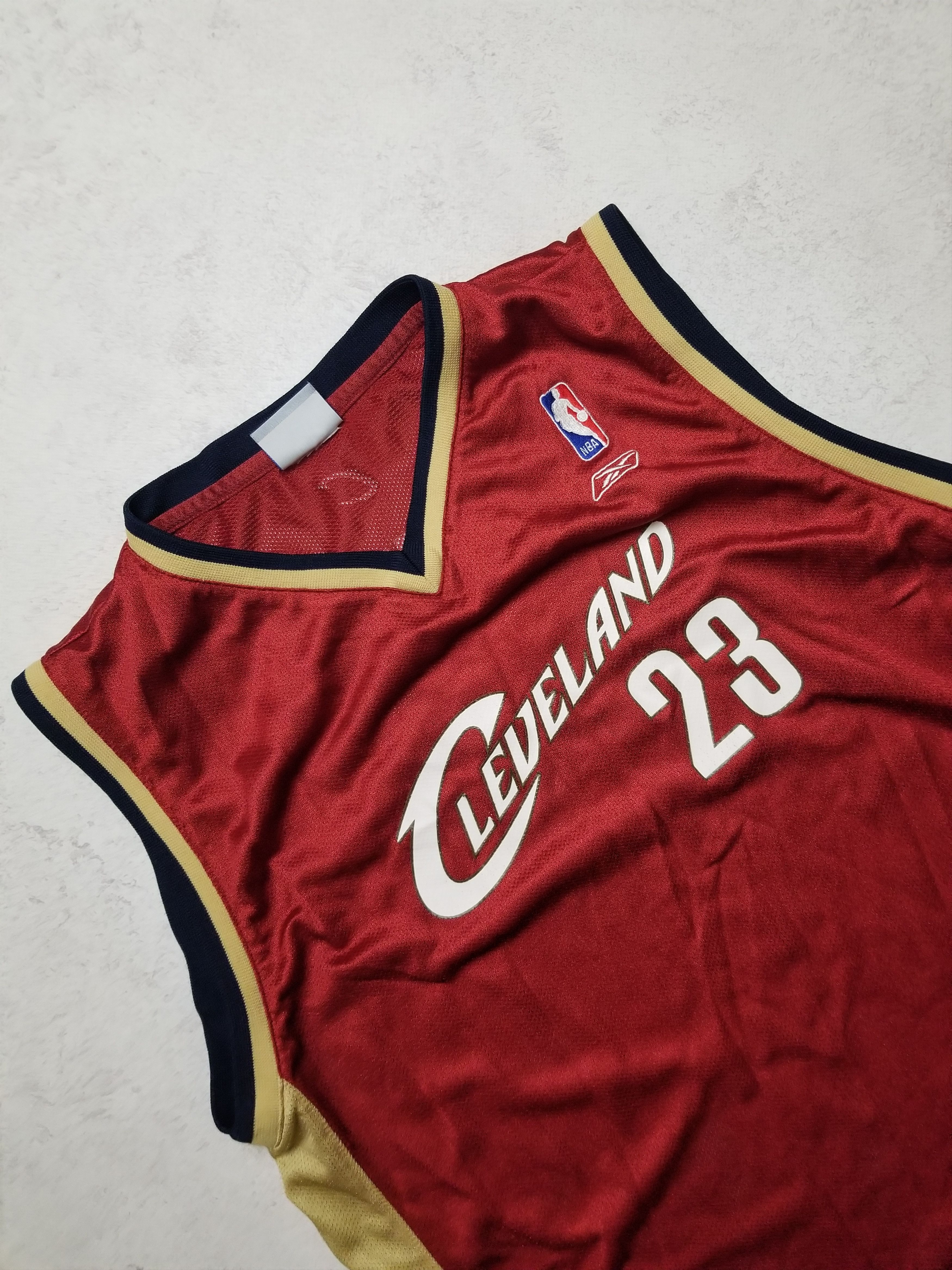 Reebok VTG Lebron James Cleveland Cavaliers NBA Jersey Youth XL Size US XS / EU 42 / 0 - 8 Thumbnail