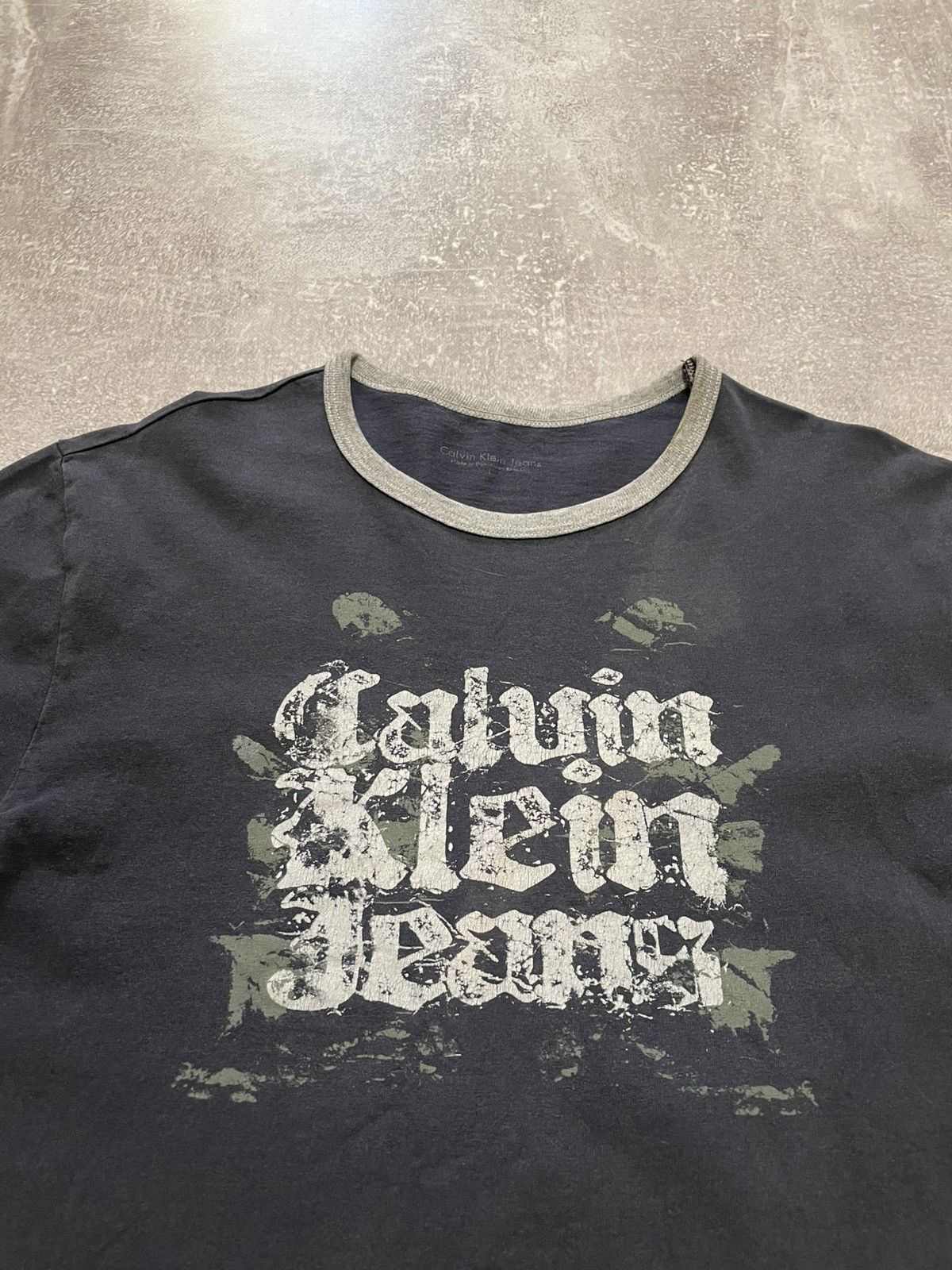 Calvin Klein Vintage Calvin Klein Jeans Tribal Style Y2K T-Shirt 90s Size US M / EU 48-50 / 2 - 2 Thumbnail