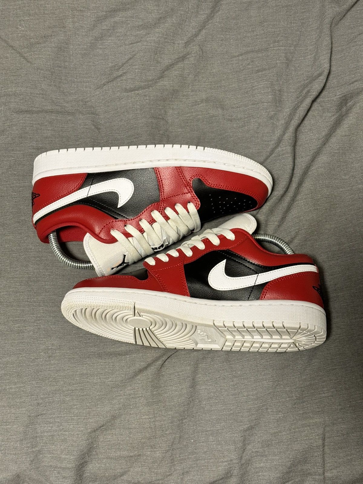Jordan Brand Jordan 1 Low Chicago Flip Size US 8 / IT 38 - 3 Thumbnail