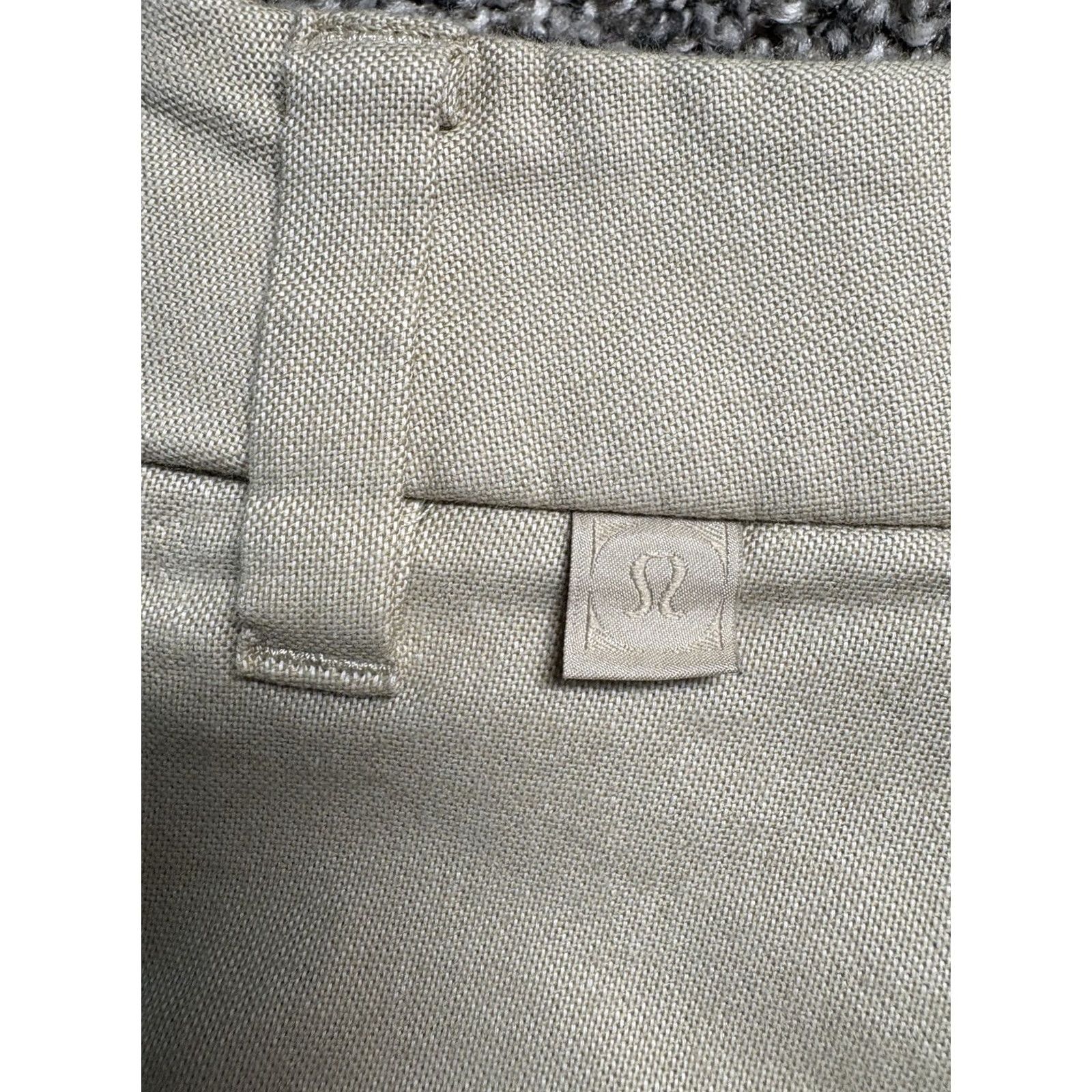 Lululemon VINTAGE: No (remove) Lululemon Commission Shorts Mens 31 Beige 10" Inseam Qwick Oxford LM7AAMS? Size US 31 - 6 Thumbnail