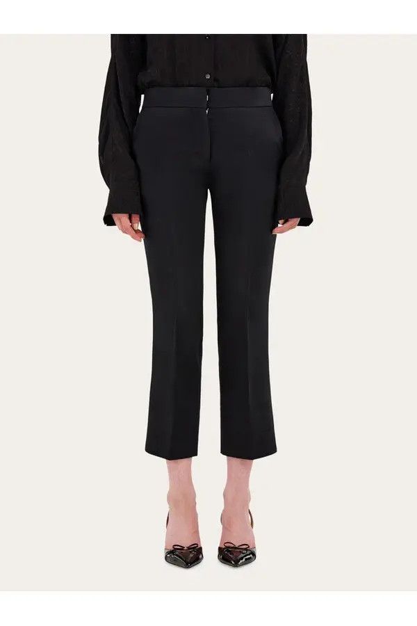 Salvatore Ferragamo o1s1rm0526 Kick Flare Pant in Black Size 25" / US 0 / IT 36 - 2 Thumbnail