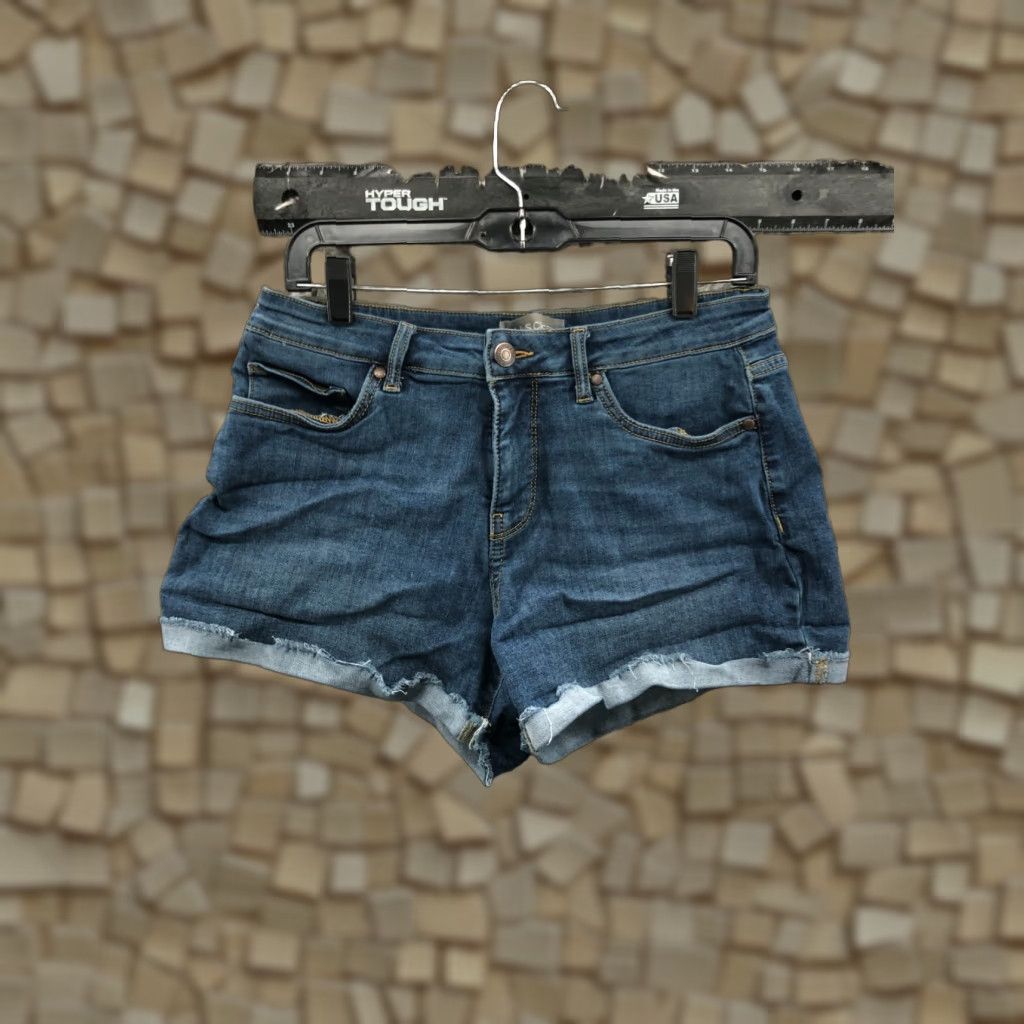 Denime Falls Creek Shorts Womens Size 10 Mid Rise Medium Wash Denim Blue 5-Pocket Jeans Boyfriend Style Womens Size 32" / US 10 / IT 46 - 1 Thumbnail