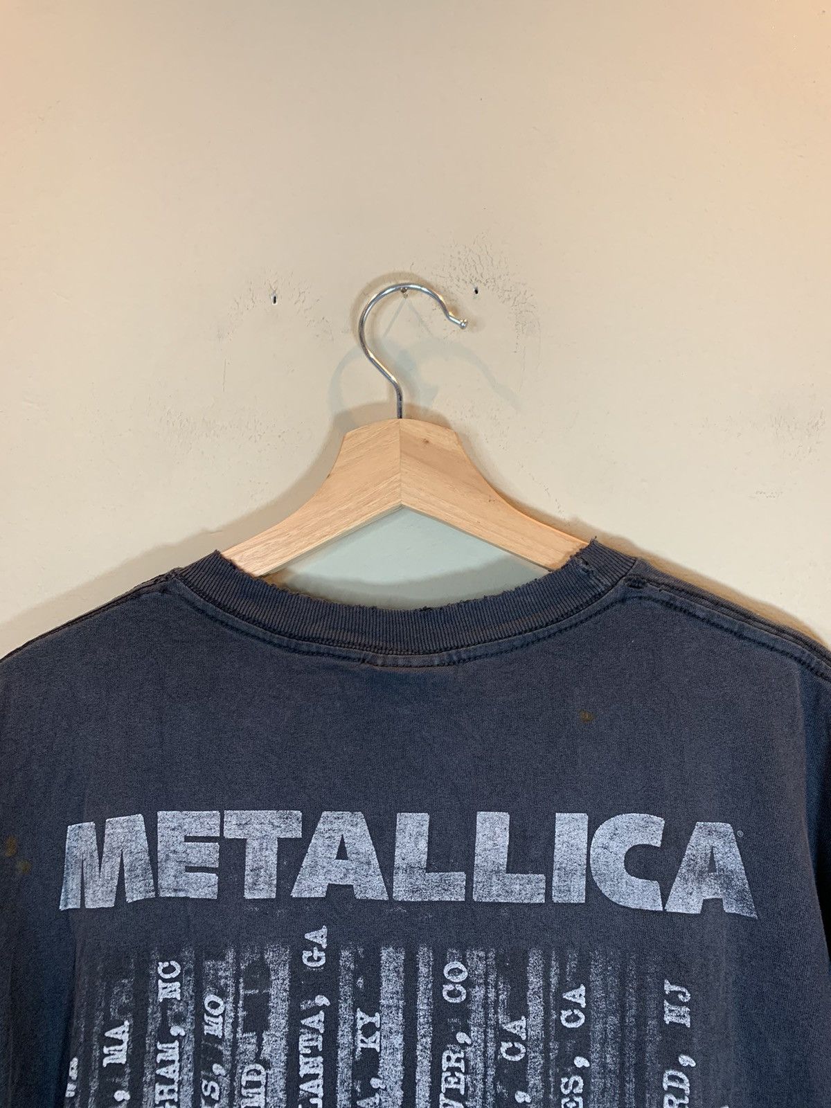 Band Tees × Metallica × Vintage *RARE* Vintage 90’s Metallica Tour Giant Thrashed Band Shirt Size US XL / EU 56 / 4 - 8 Thumbnail