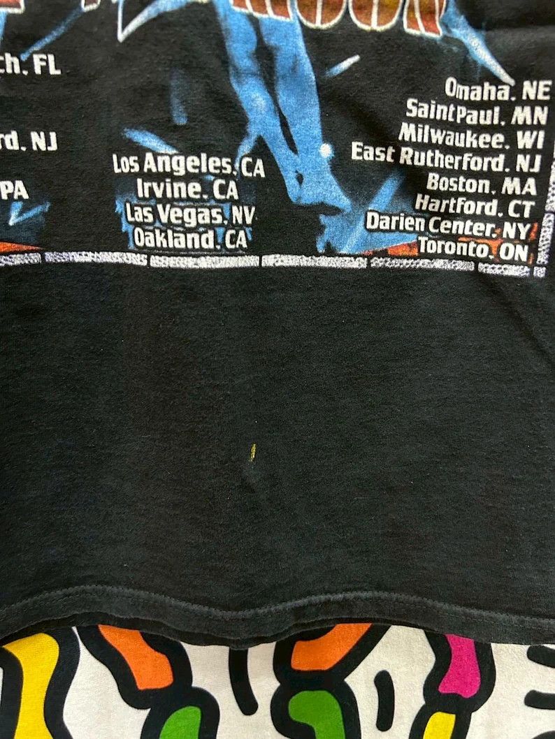 Pink Floyd Vintage 2000s Roger Waters Pink Floyd tshirt size L Size US L / EU 52-54 / 3 - 5 Thumbnail