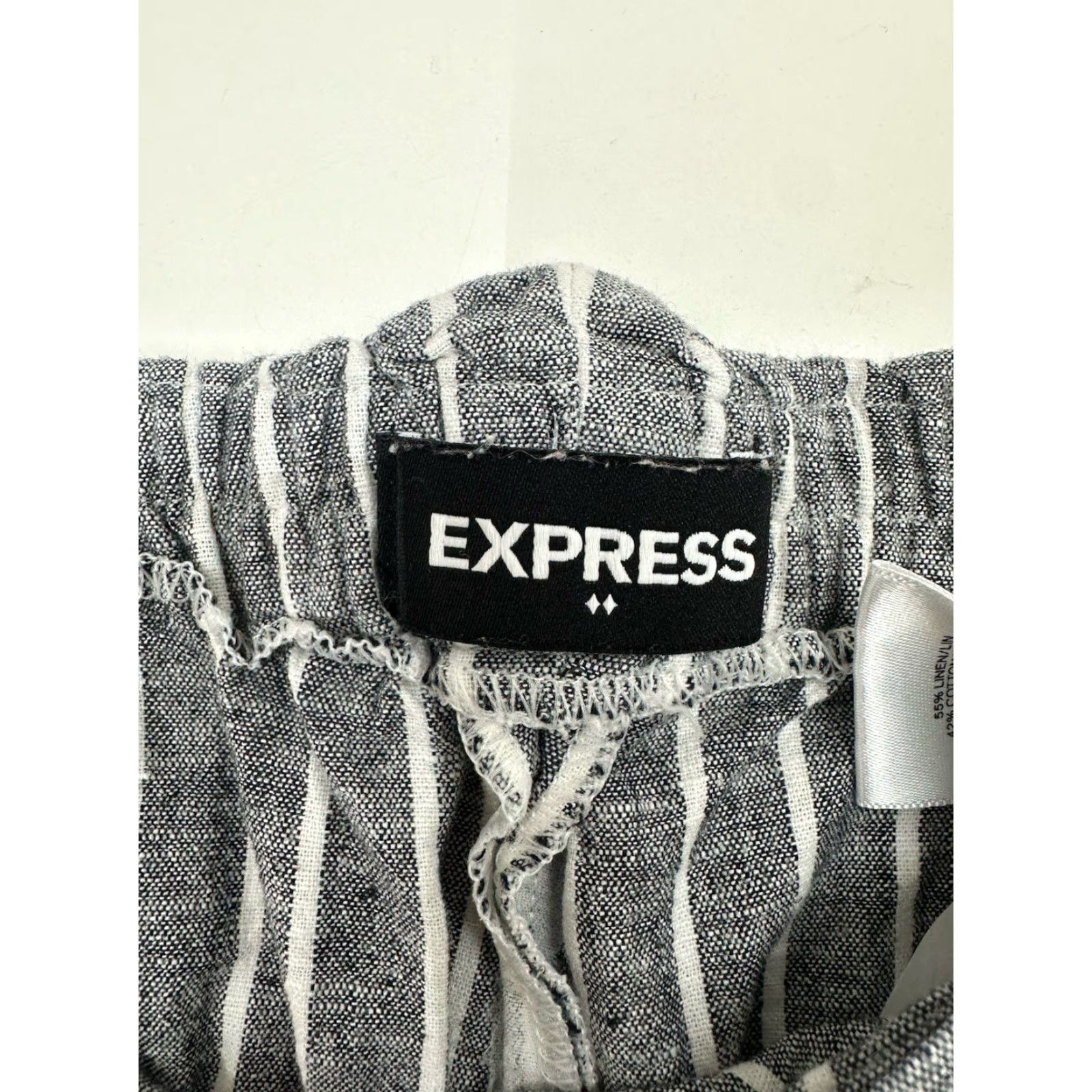 Express Express Womens Shorts Striped Chambray High Rise Elastic Waist Large Gray Size 36" / US 14 / IT 50 - 4 Thumbnail