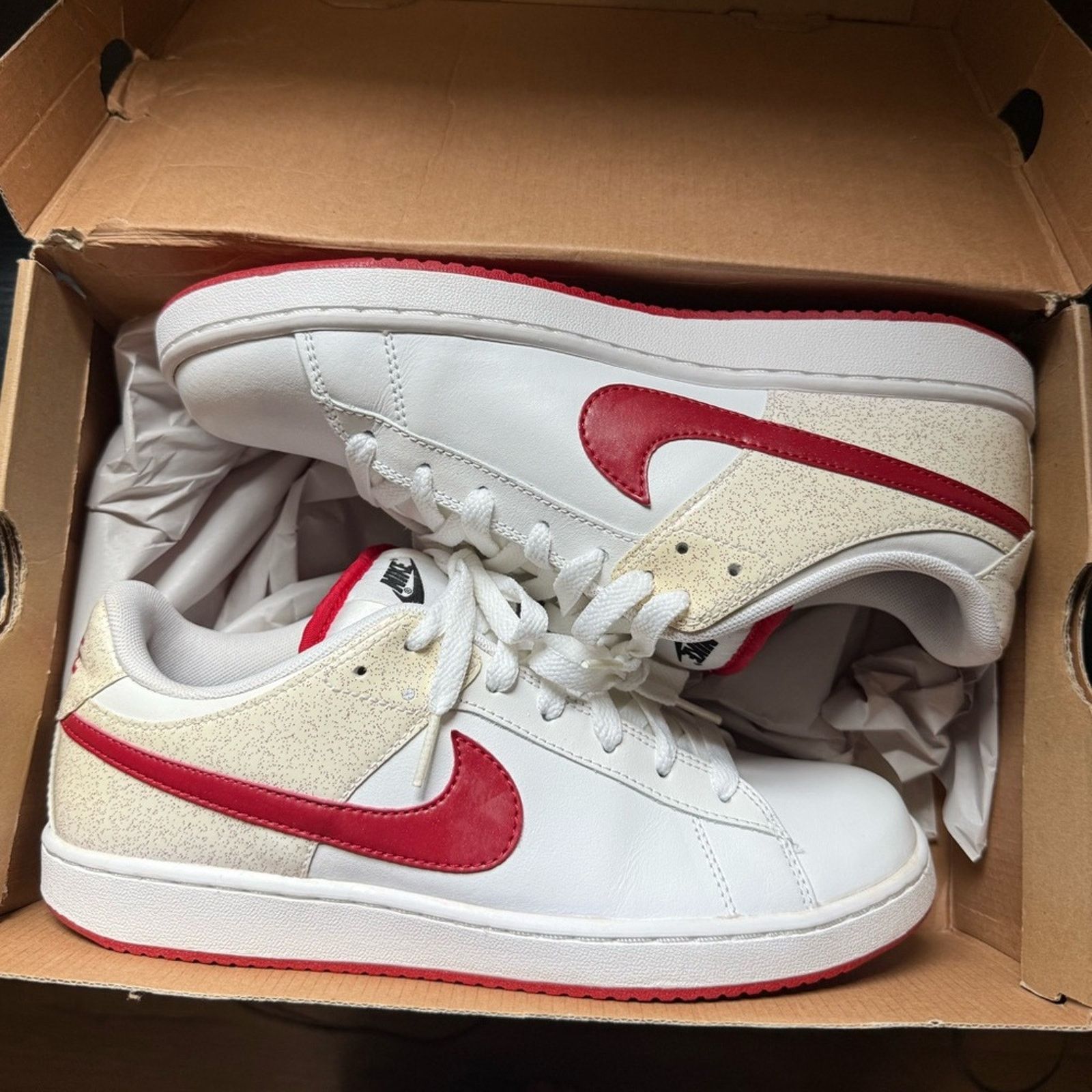 Nike 2008 Nike Santa Cruise White Varsity Red Black Size US 8.5 / EU 41-42 - 1 Thumbnail