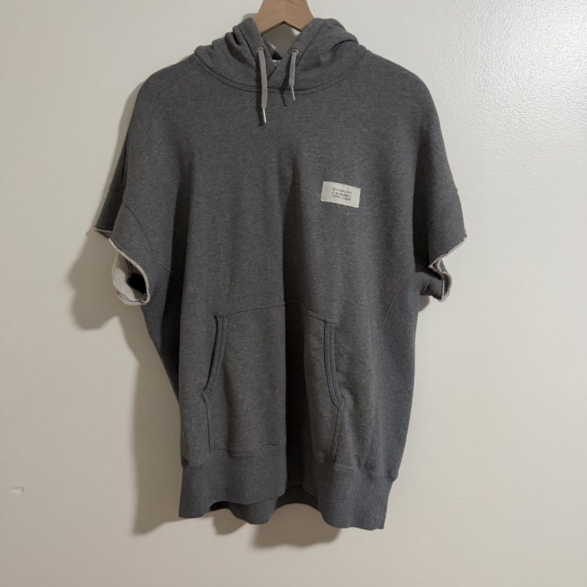 Givenchy Givenchy Grey Short Sleeve Raw-Edge Trim Hoodie Size US XL / EU 56 / 4 - 1 Thumbnail