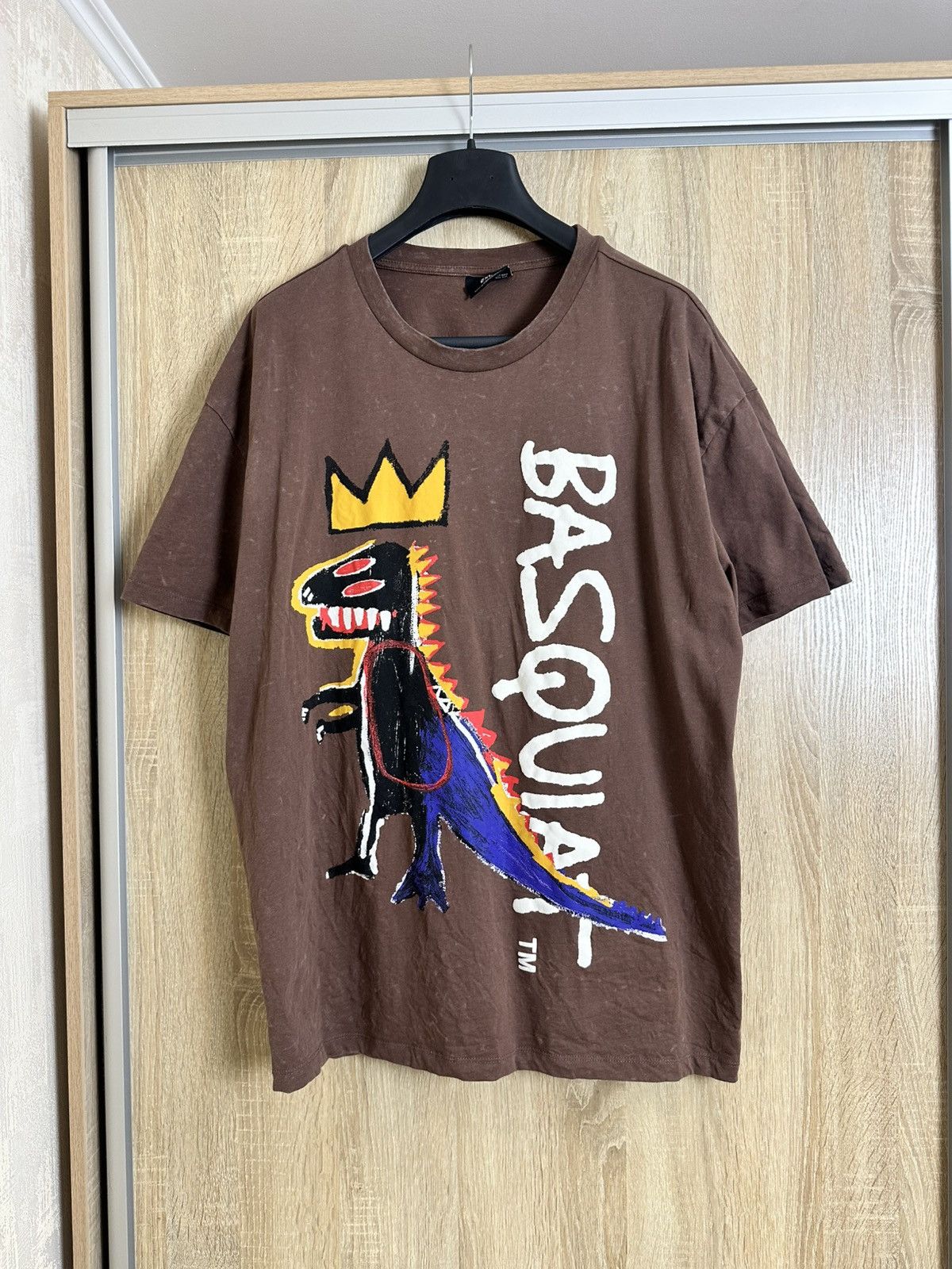 Jean-Michel Basquiat 🔥 VINTAGE JEAN MICHAEL BASQUIAT DINOSAUR CROWN LOGO T SHIRT Size US XXL / EU 58 / 5 - 1 Thumbnail