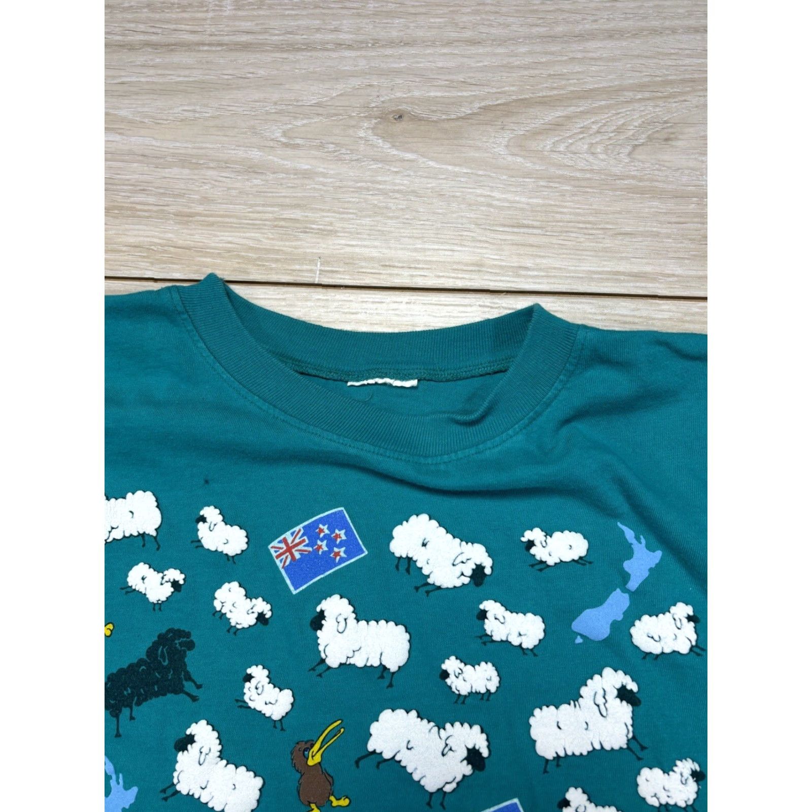 Fruit Of The Loom VINTAGE 90s New Zealand Graphic T Shirt M Blue Cotton Fruit of the Loom USA Crew Neck Short Sleeve Men Regular Size US M / EU 48-50 / 2 - 4 Thumbnail