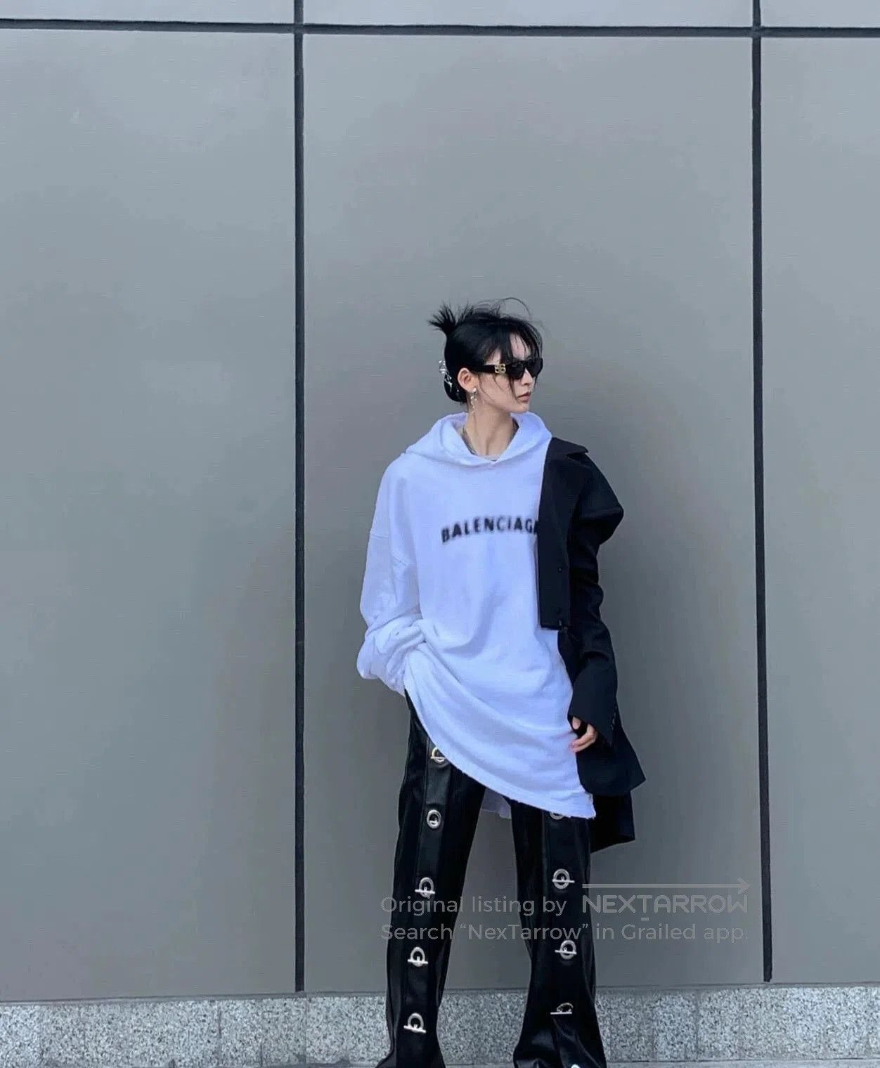 Balenciaga Balenciaga S22 White Distressed Logo Sweatshirt. Size US S / EU 44-46 / 1 - 7 Thumbnail