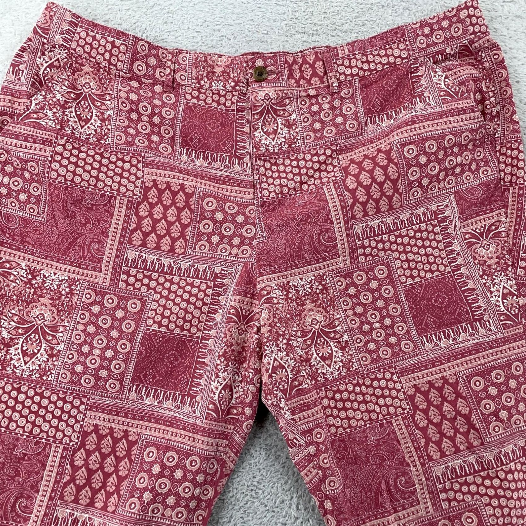 Vintage Joan Rivers Cropped Capri Pants Womens 2X Elastic Waist Pink Paisley Patchwork Print Casual Capris Leg Style: Straight Size 40" / US 18 - 2 Thumbnail
