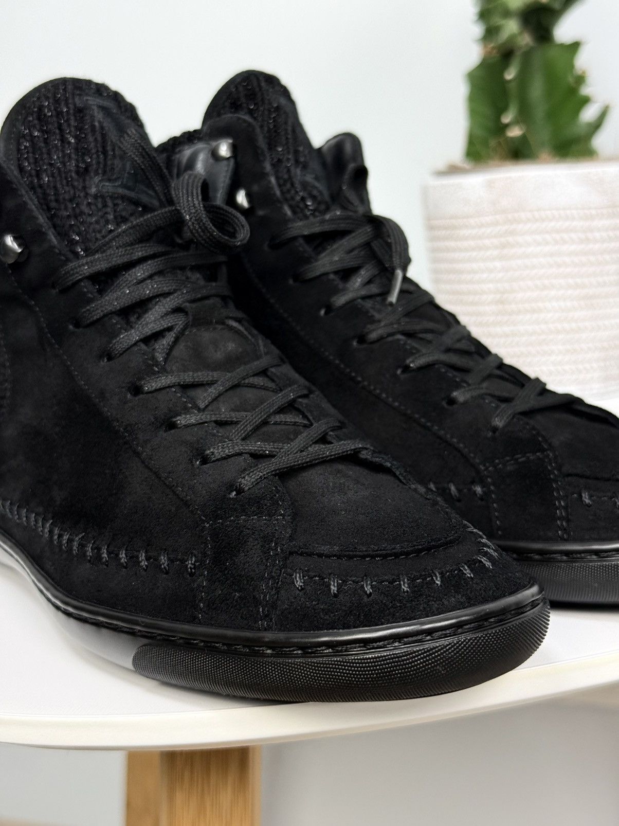 Louis Vuitton Louis Vuitton LV Monogram Logo Suede High Top Sneakers Shoes Size US 7 / IT 37 - 5 Thumbnail