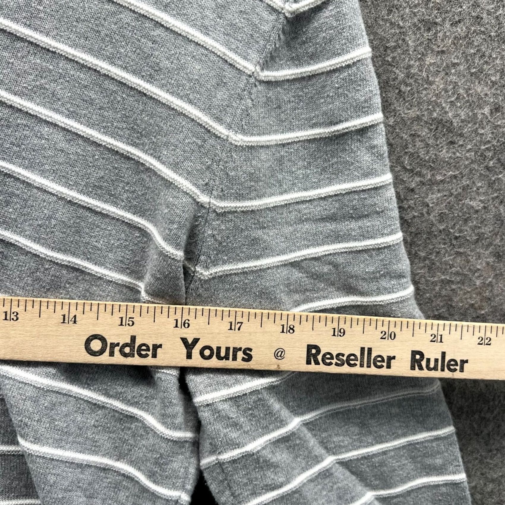 Tommy Hilfiger Tommy Hilfiger Sweater Women Medium Gray V-Neck Pullover Fleece Striped Logo Shirt Ladies Pullover All Seasons 90s Vintage? Size M / US 6-8 / IT 42-44 - 6 Thumbnail