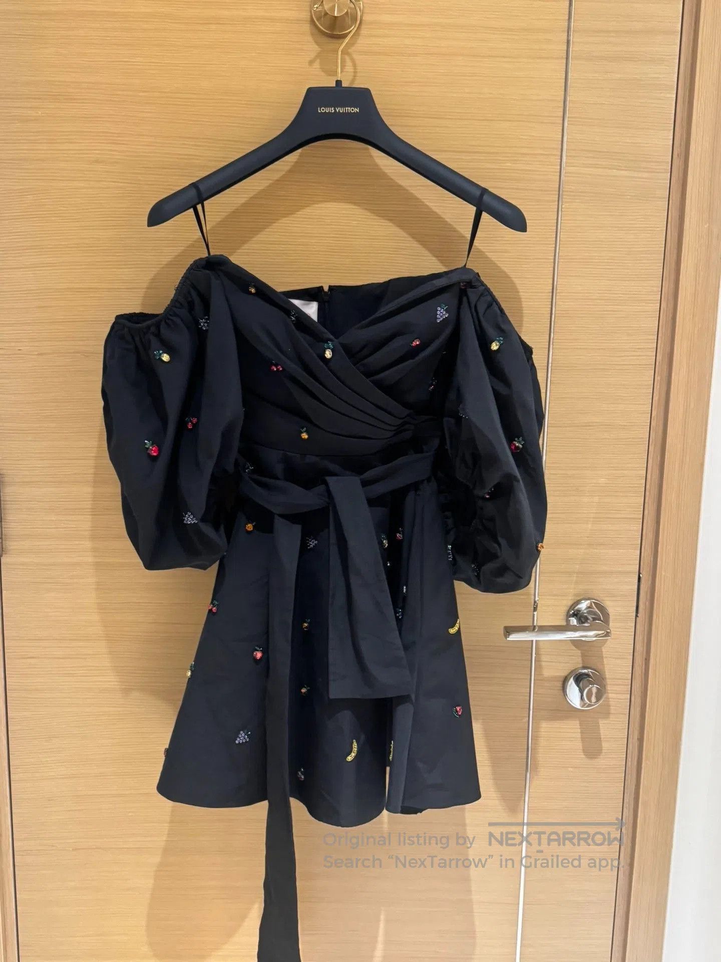 Valentino Valentino Fruit Embroidery Off. Size S / US 4 / IT 40 - 1 Thumbnail
