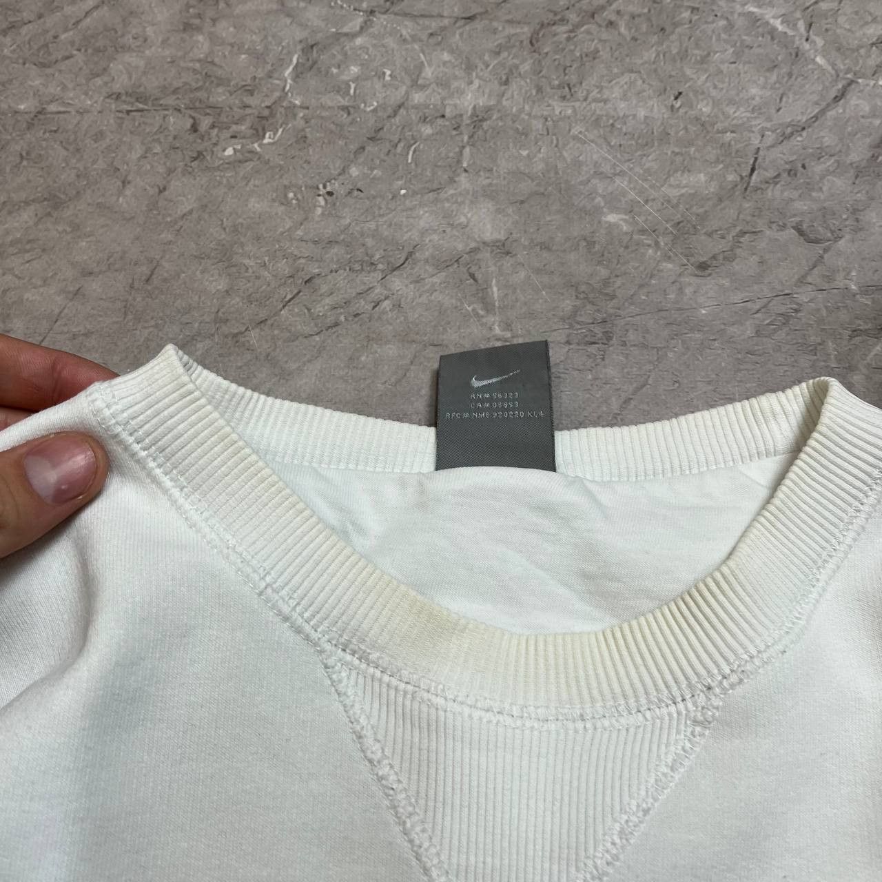 Nike Vintage White Nike 90s Sweatshirt Mens Size M Size US M / EU 48-50 / 2 - 13 Thumbnail