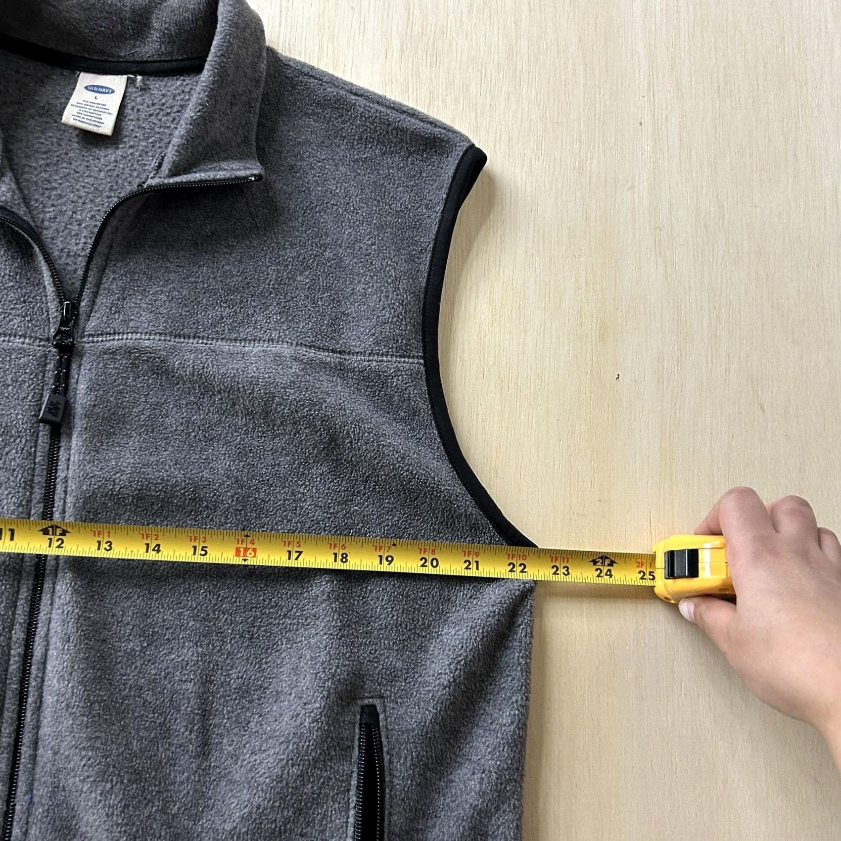 Old Navy VINTAGE Old Navy Vest Mens L Gray Fleece Full Zip Zipper Pockets Outdoor Casual Size US L / EU 52-54 / 3 - 4 Thumbnail