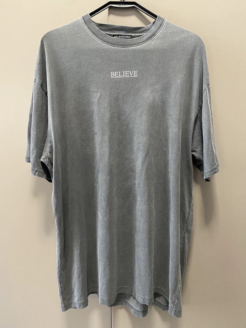 Balenciaga Balenciaga Believe in Something Bigger Printed Grey Short Size US S / EU 44-46 / 1 - 1 Thumbnail