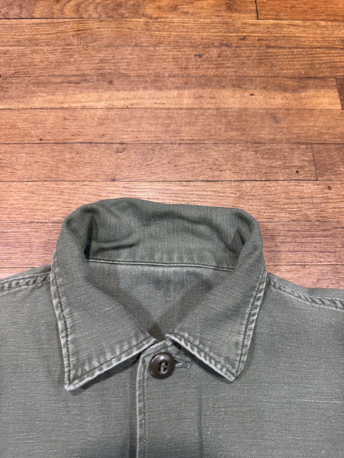 Vintage Vintage Army Green Button Up Shirt Size US S / EU 44-46 / 1 - 4 Thumbnail