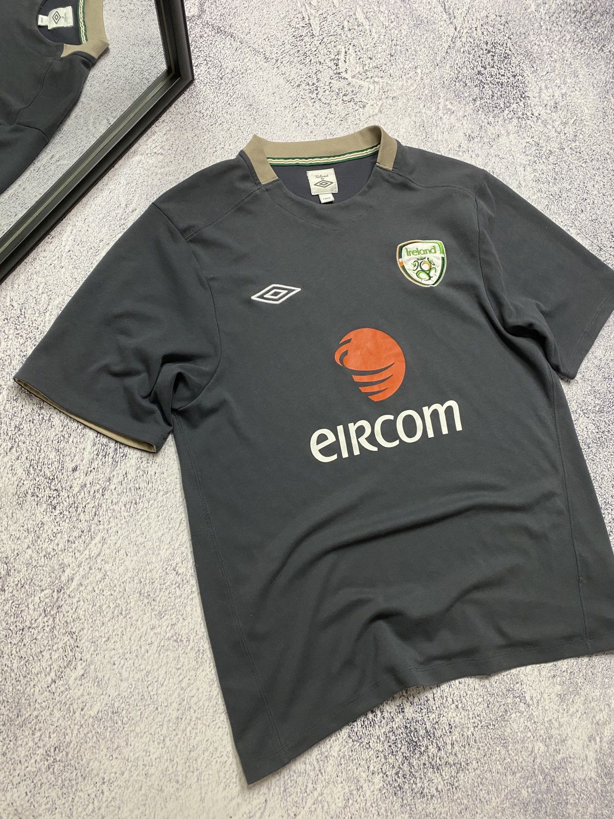 Umbro Republic of Ireland 2010/11 Umbro Home Training Jersey Size US L / EU 52-54 / 3 - 3 Thumbnail