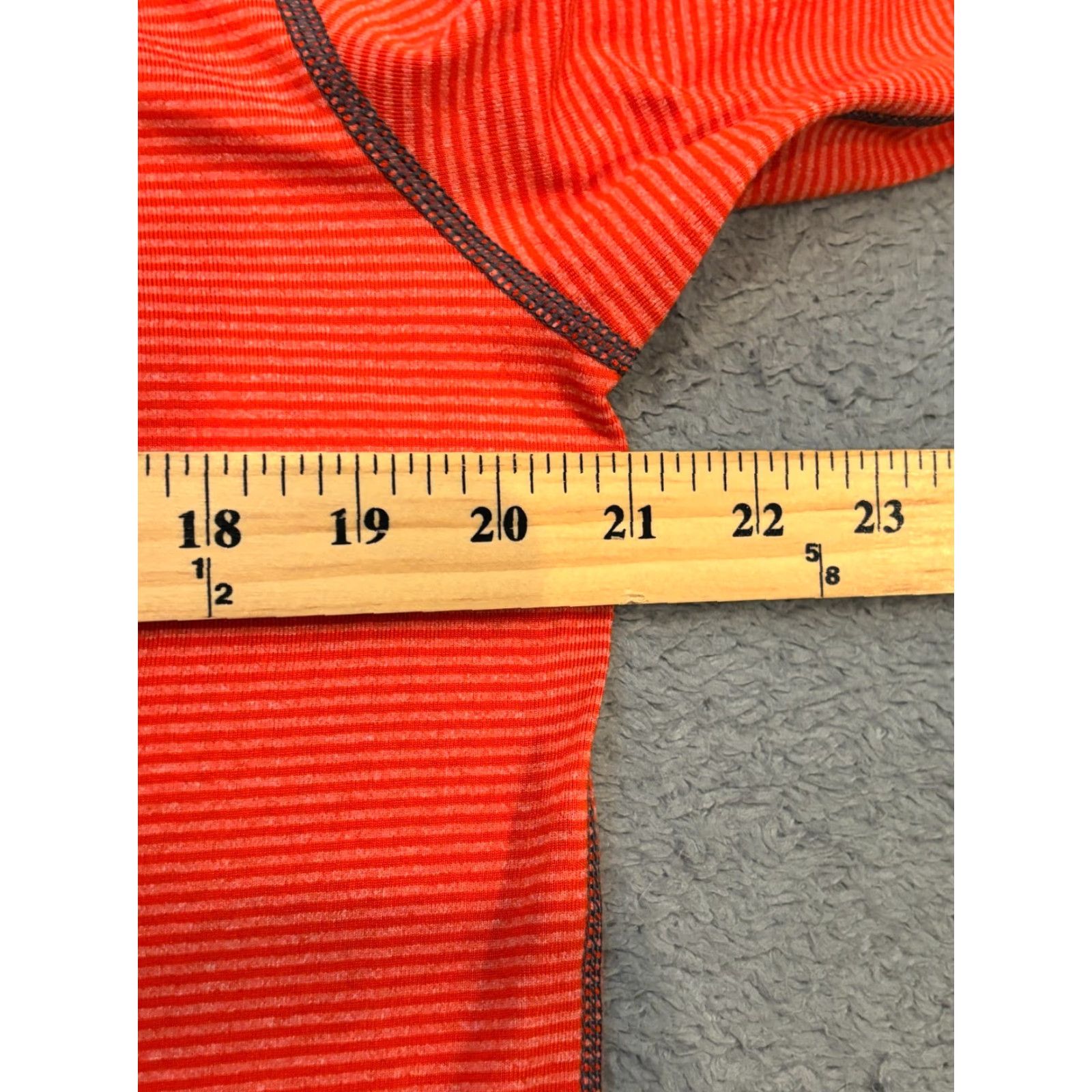 Under Armour Under Armour Coldgear Long Sleeve Pullover Shirt Mens Large Orange Active V Neck Autumn Winter Spring Sports Running & Training Shirt Mens Size US L / EU 52-54 / 3 - 3 Thumbnail