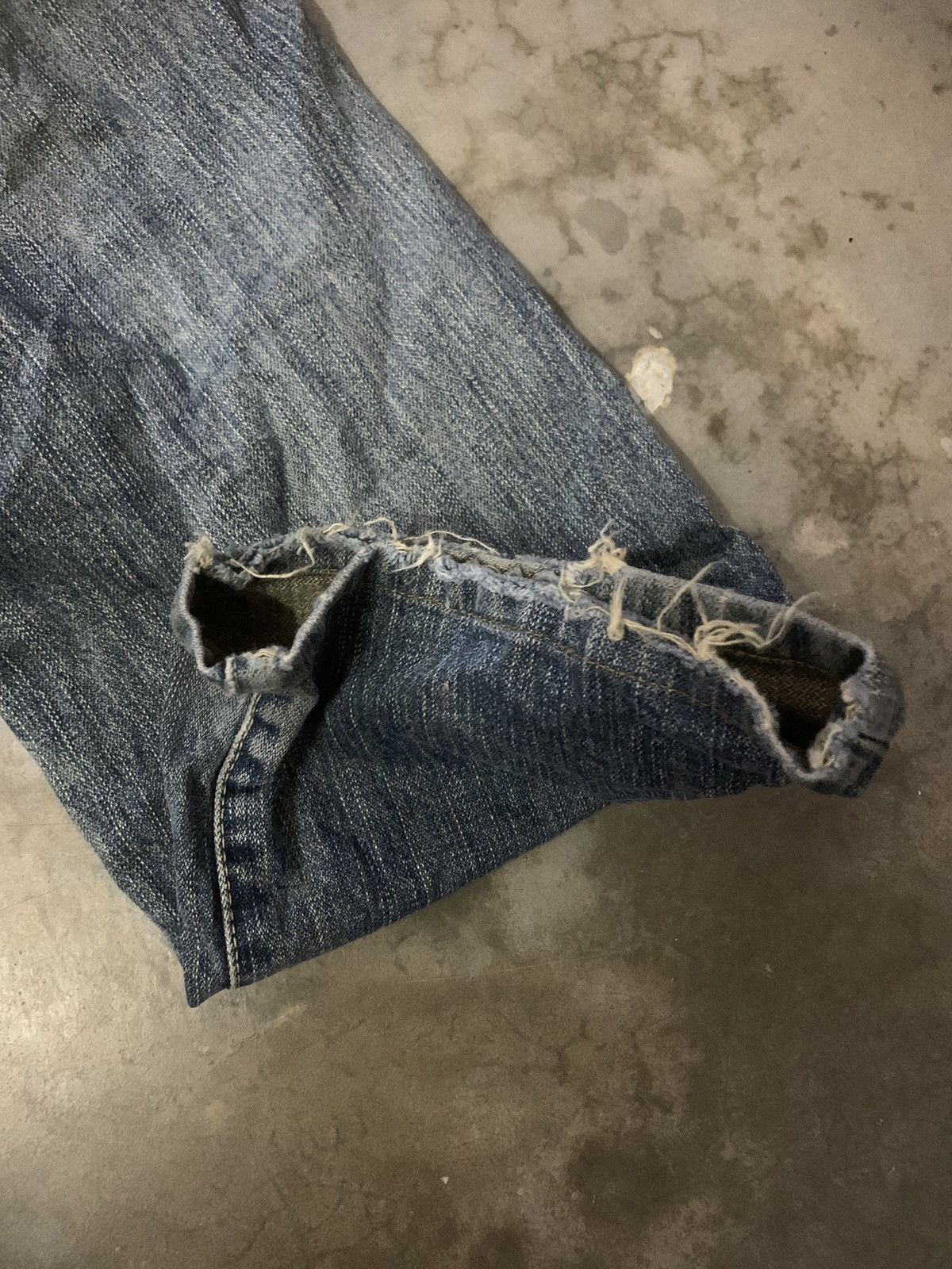 Wrangler Wrangler Distressed Flare Denim Jeans Size US 33 - 12 Thumbnail