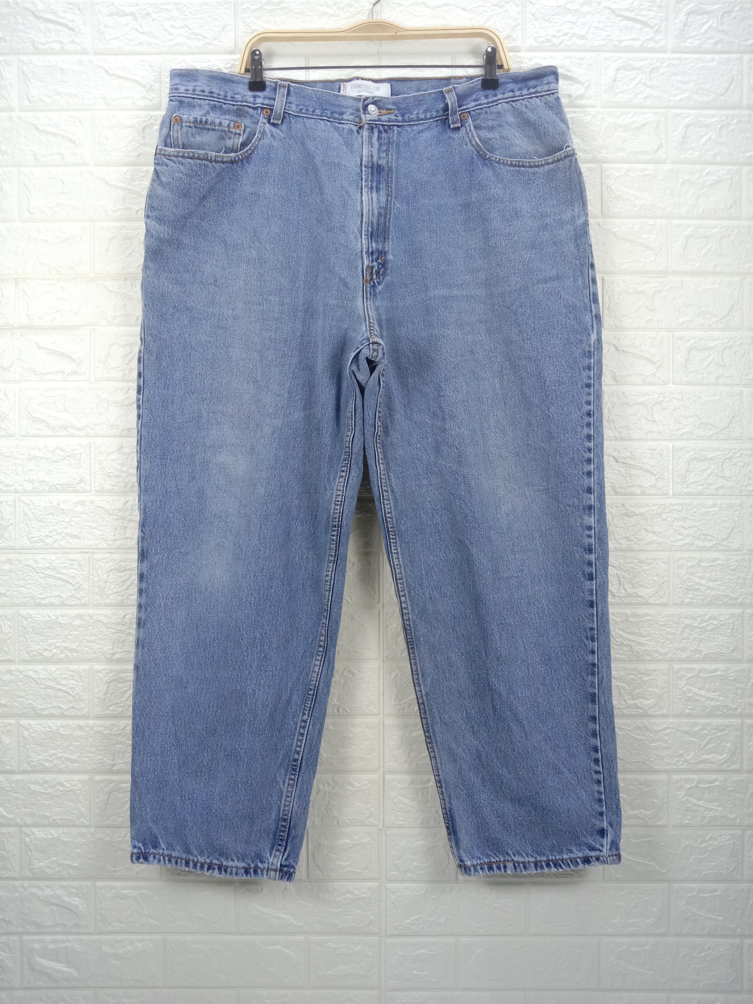 image of Levis x Levis Vintage Clothing Vintage Levi's 560 Jeans Comfort Fit Denim in Blue, Men's (Size 41)