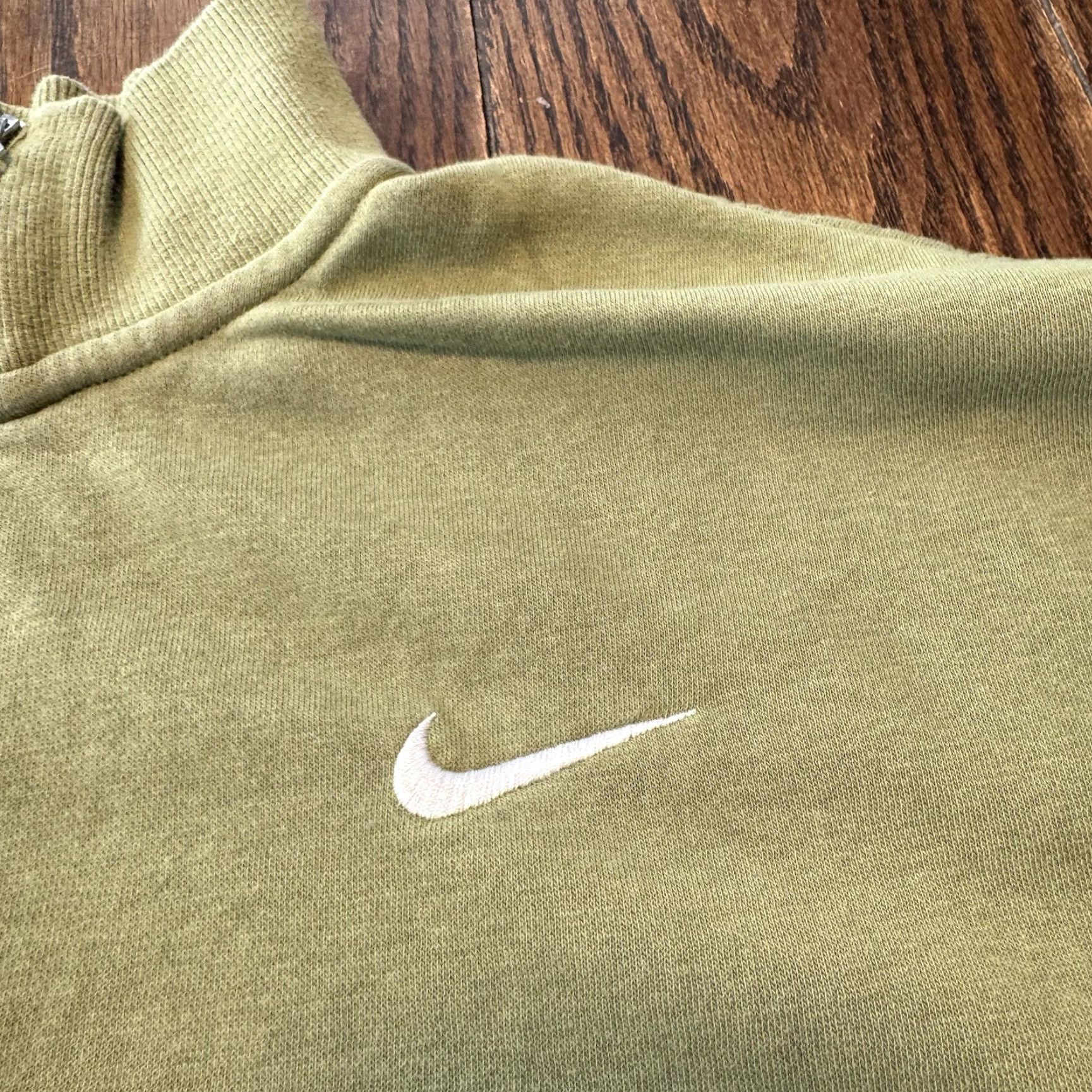 Nike VINTAGE Nike Sweatshirt Womens Size Large 1/4 Zip Pullover Green Size L / US 10 / IT 46 - 3 Thumbnail