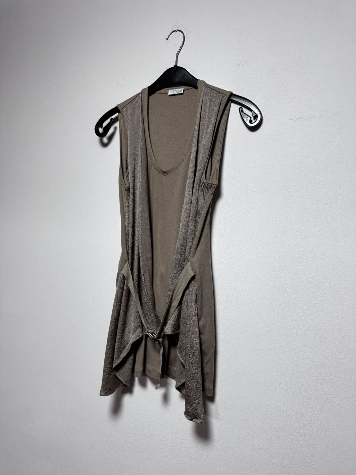 Brunello Cucinelli Brunello Cucinelli Beige Open Sleeveless T-Shirt Luxury Size L / US 10 / IT 46 - 2 Thumbnail