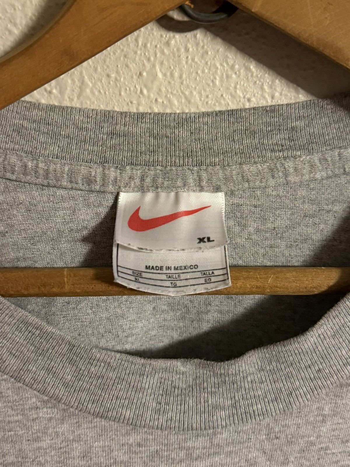 Nike vintage 90s nike gray on gray logo shirt Size US XL / EU 56 / 4 - 3 Thumbnail