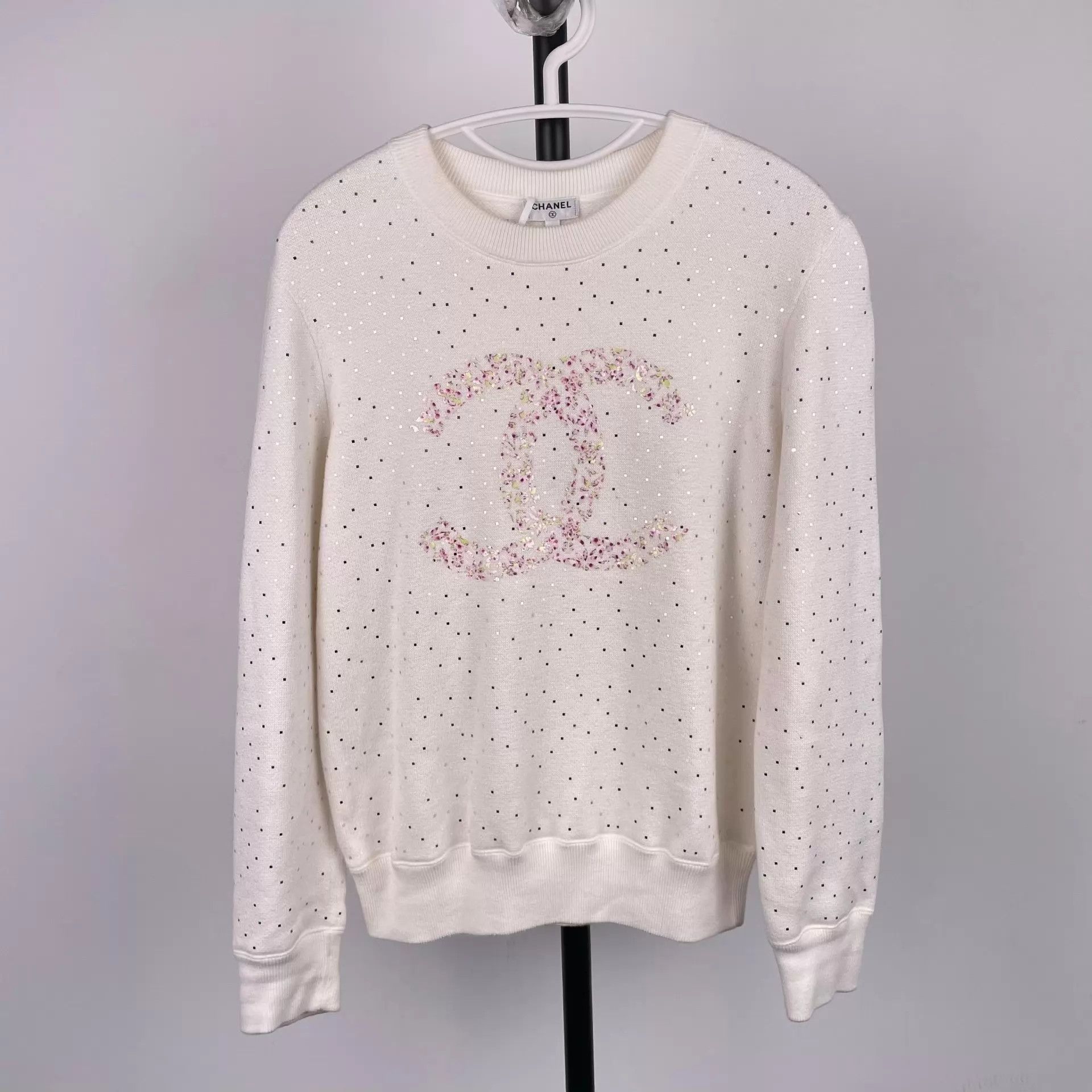 Chanel Chanel Double C Logo Sequin White Sweater Size XS / US 0-2 / IT 36-38 - 1 Thumbnail
