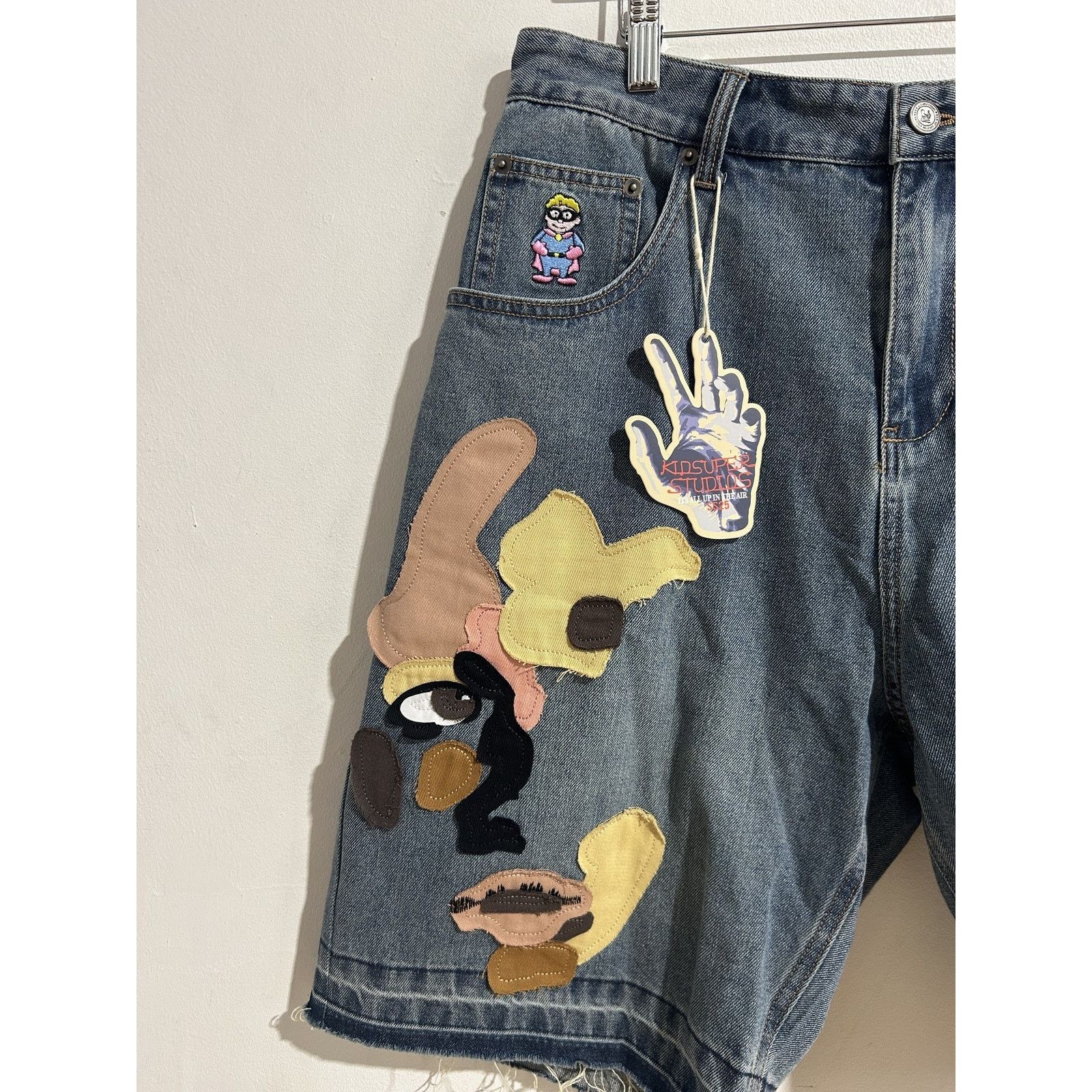 KidSuper KID SUPER FACE PATCHWORK BAGGY SHORTS LIGHT WASH MEDIUM NEW Size US 34 / EU 50 - 3 Thumbnail