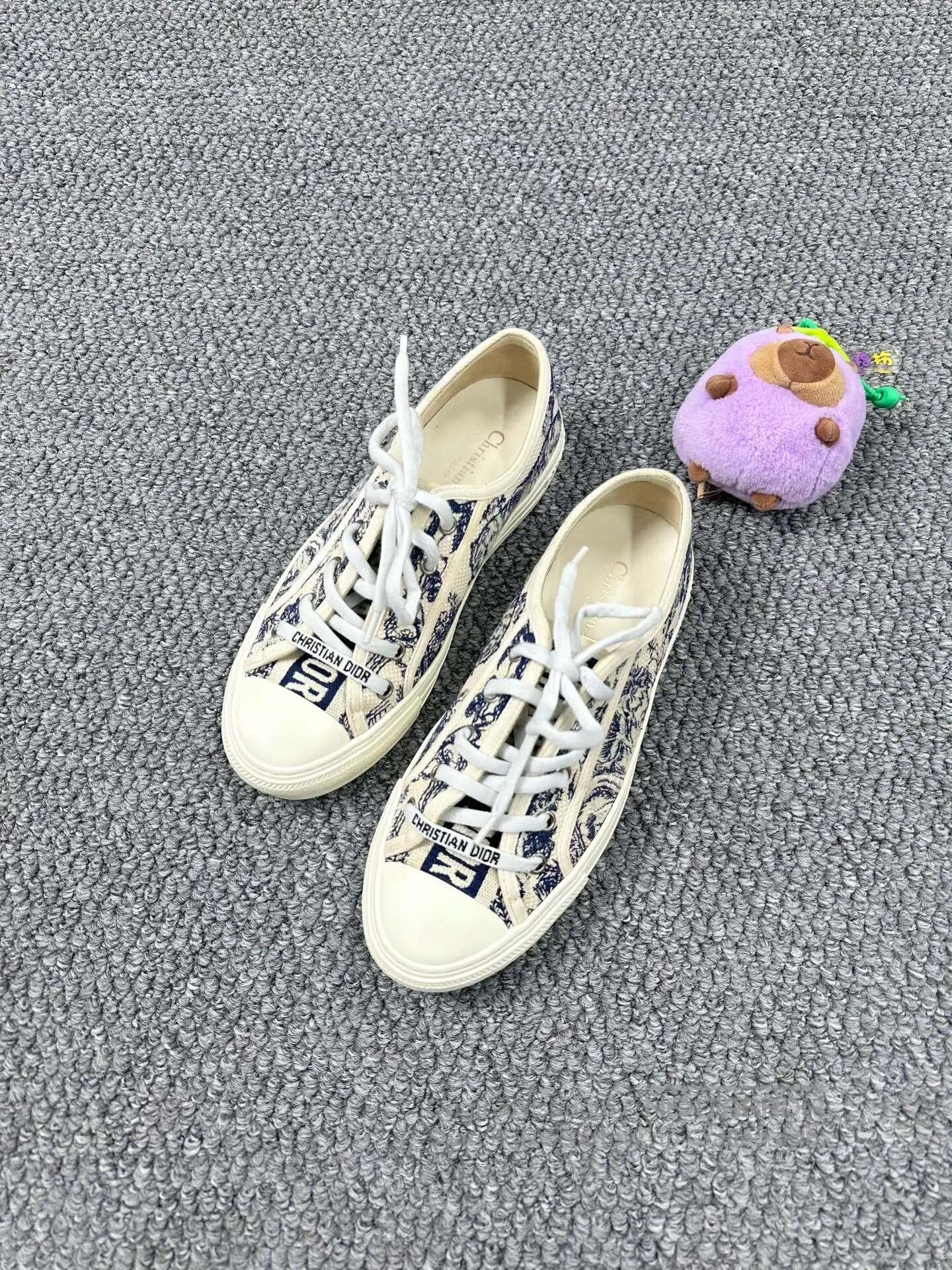Dior Dior White and Blue Color Block Embroidered Logo Low-top C Size US 5 / EU 37 - 1 Thumbnail