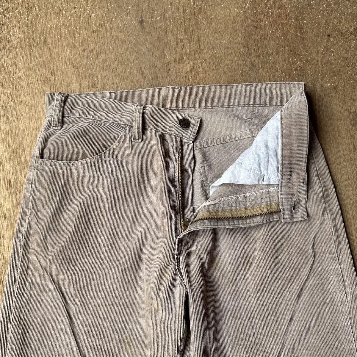 Levi's STEALS 💥 1980’s VINTAGE LEVI’S CORDUROY MADE IN USA PANT Size US 31 - 8 Thumbnail