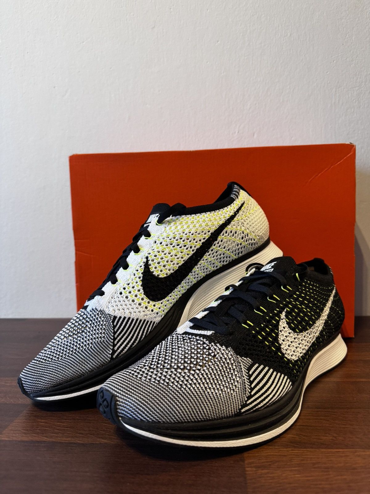 Nike Nike Fly Racer Orca Volt 45 EU / 11 US–NEW– Authentic + Box Size US 11 / EU 44 - 2 Thumbnail