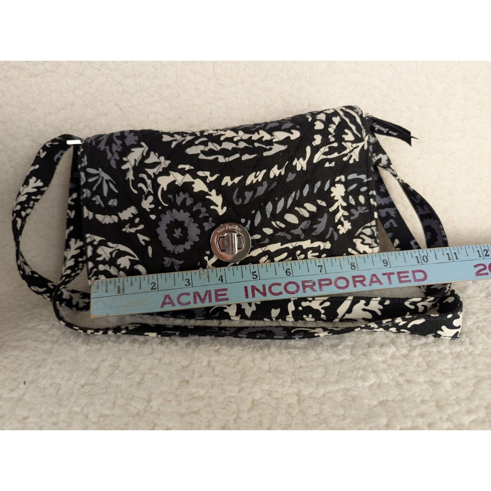 Vera Bradley Vera Bradley Black Quilted Crossbody Purse Bag Black Paisley Size ONE SIZE - 5 Thumbnail