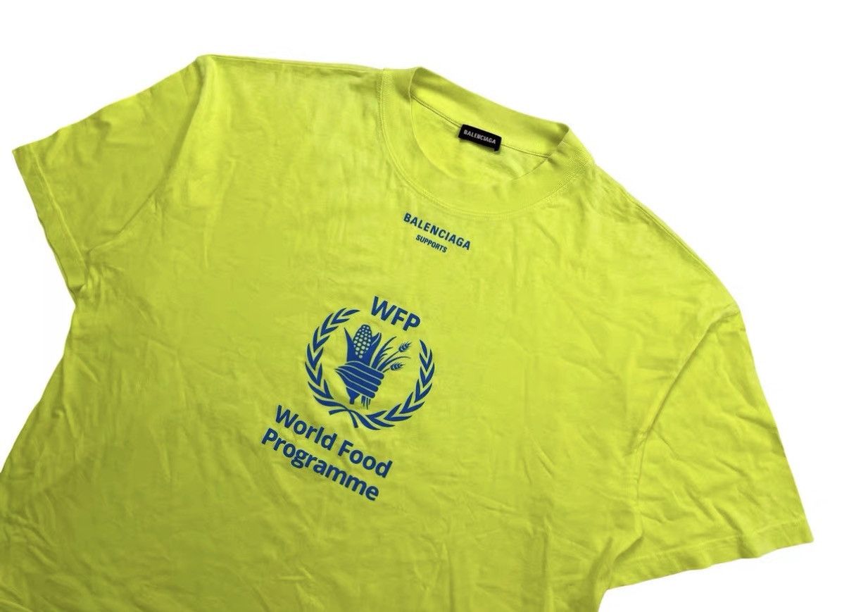 Balenciaga Balenciaga WFP World Food Programme Wheat Print T‑shirt J31 Size US L / EU 52-54 / 3 - 3 Thumbnail