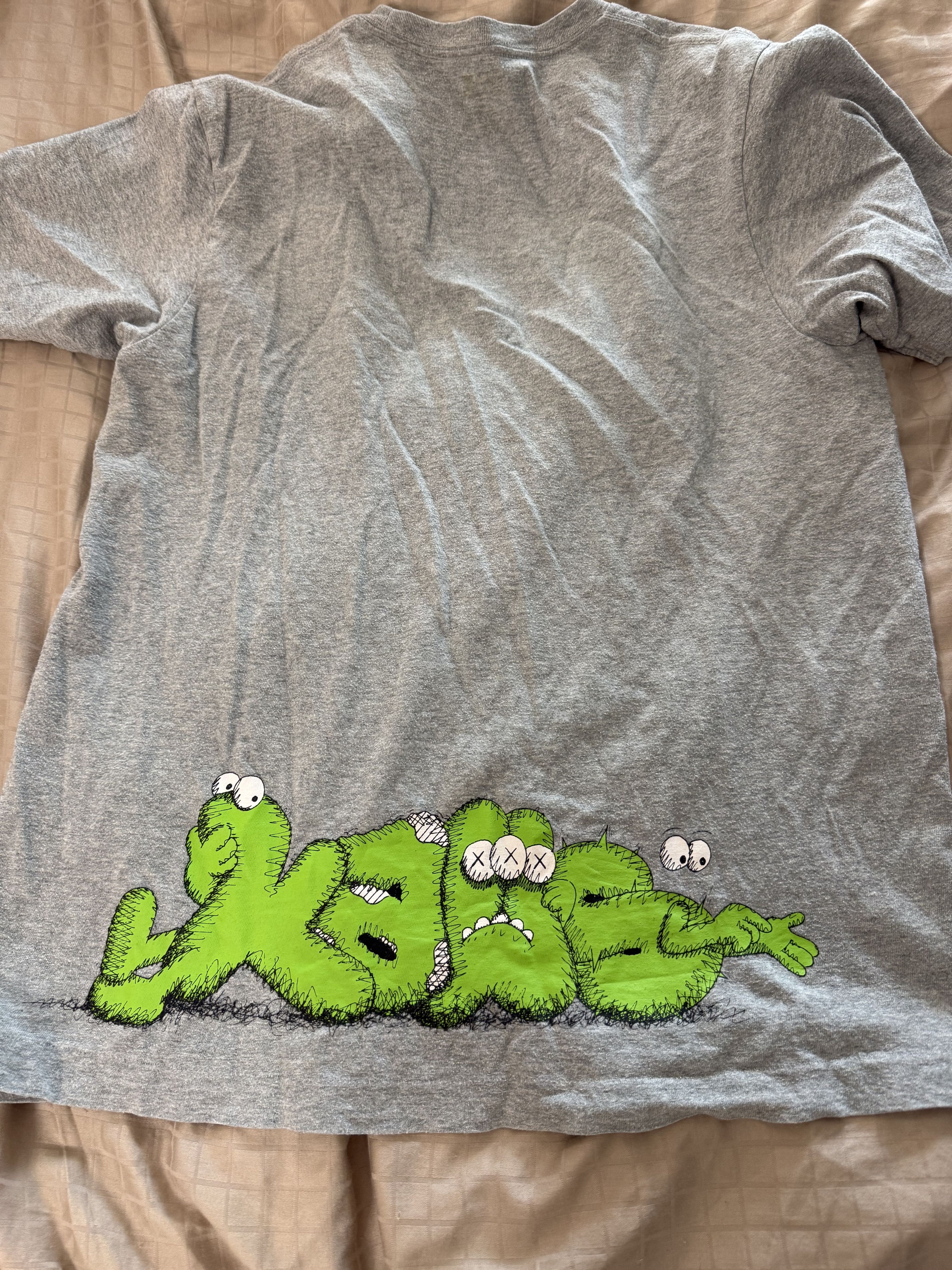 Other Kaws grey Tshirt Size US M / EU 48-50 / 2 - 1 Thumbnail