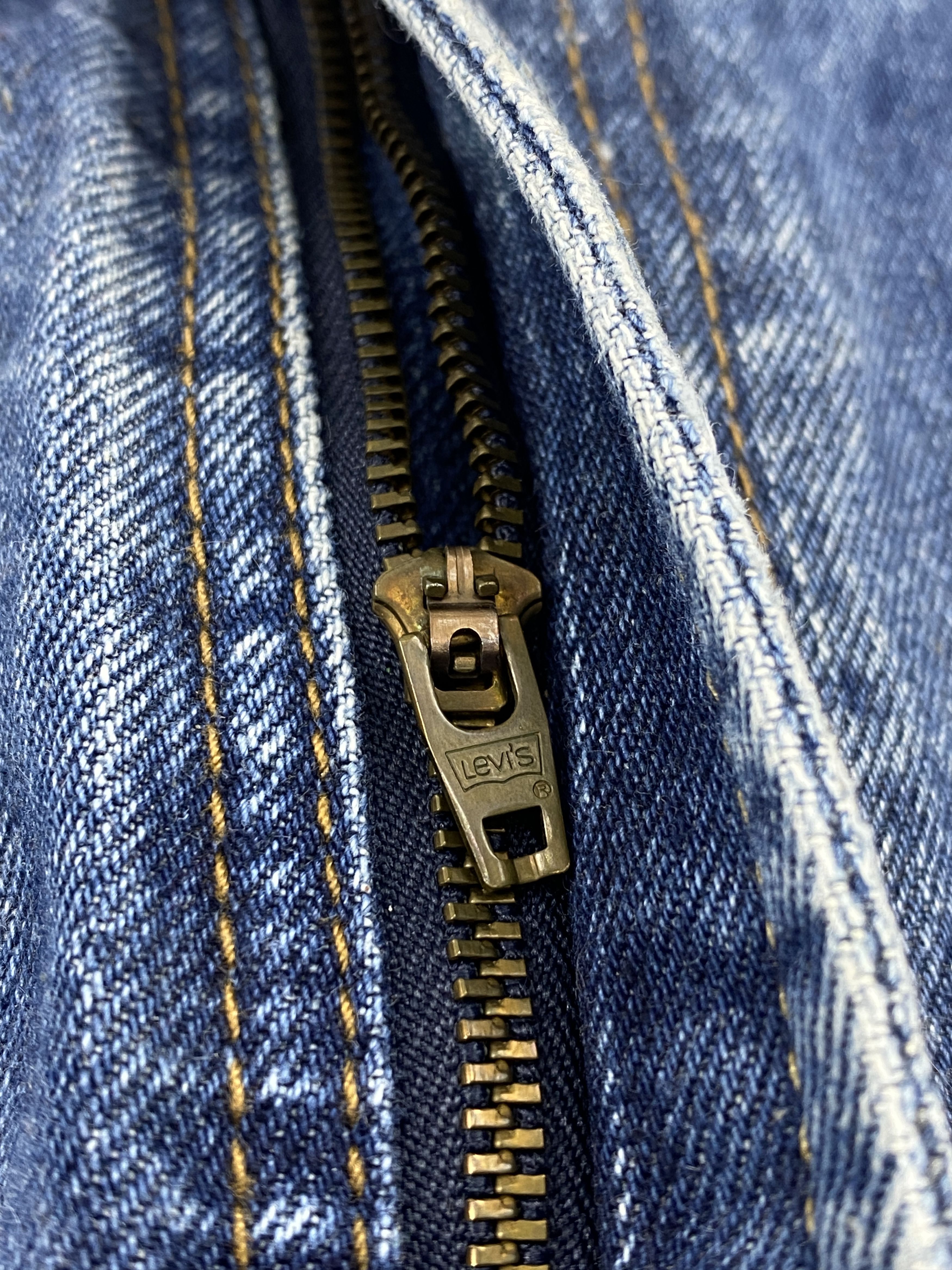 Levi's Faded Blue Vintage Levis 505 Jeans DP2313 Size US 39 - 13 Thumbnail