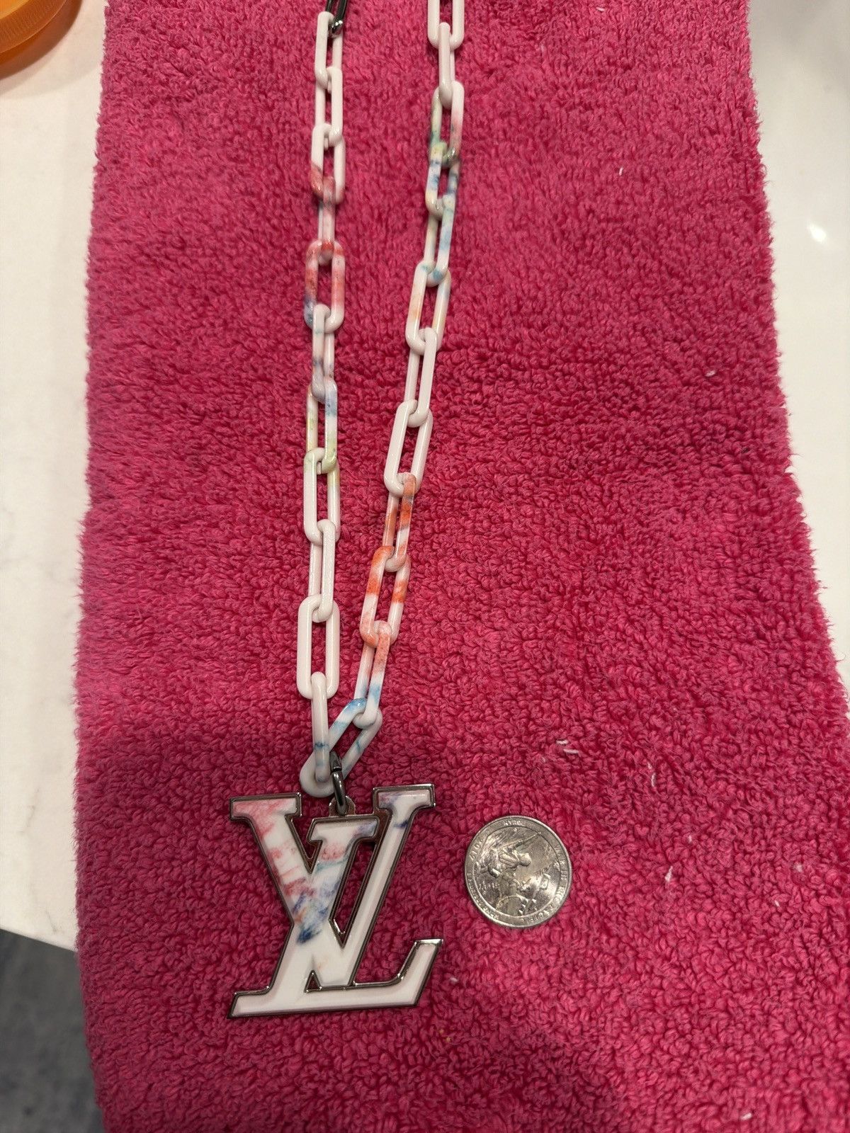 Louis Vuitton Louis Vuitton Ceramic Necklace with Large Pendant Size ONE SIZE - 3 Thumbnail