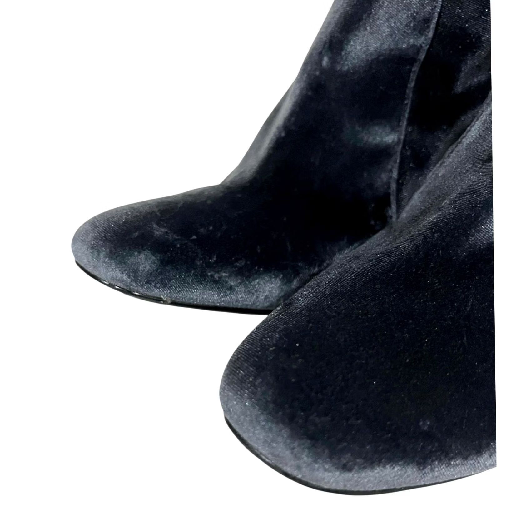 Urban Outfitters Urban Outfitters Velvet Ankle Boots Blue Heels Women’s Size 8 Bootie Women Blue Velvet Ankle Boot Urban Outfitters Shoes Size 8 Women’s Size US 8 / IT 38 - 6 Thumbnail