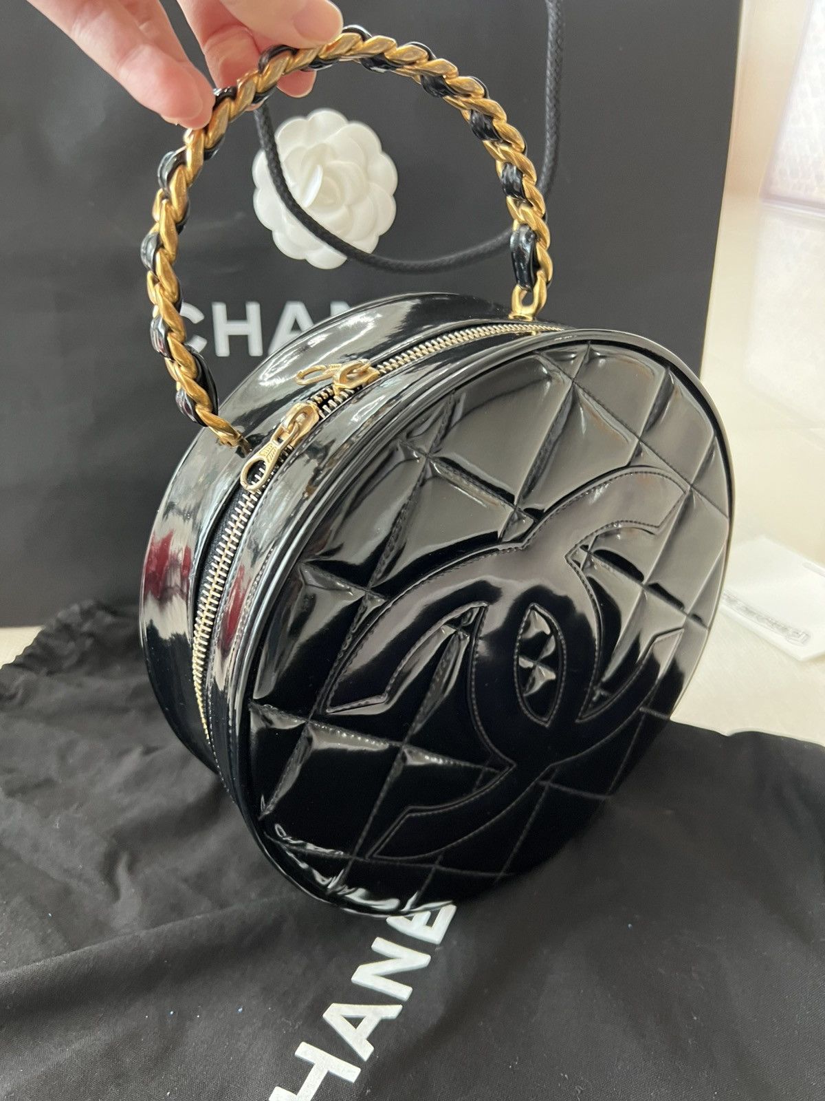 Chanel Chanel Round Vanity Bag patent Size ONE SIZE - 2 Thumbnail